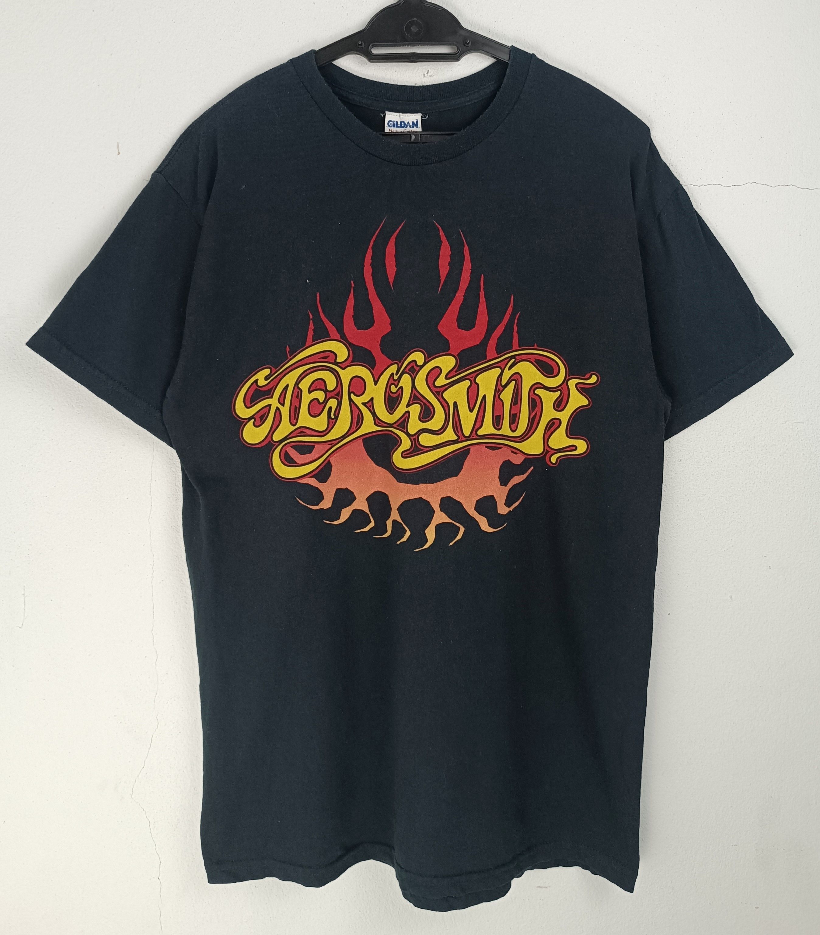 Band Tees VINTAGE AEROSMITH FLAMING LOGO TEE kiss bon jovi scorpions Size US M / EU 48-50 / 2 - 3 Thumbnail