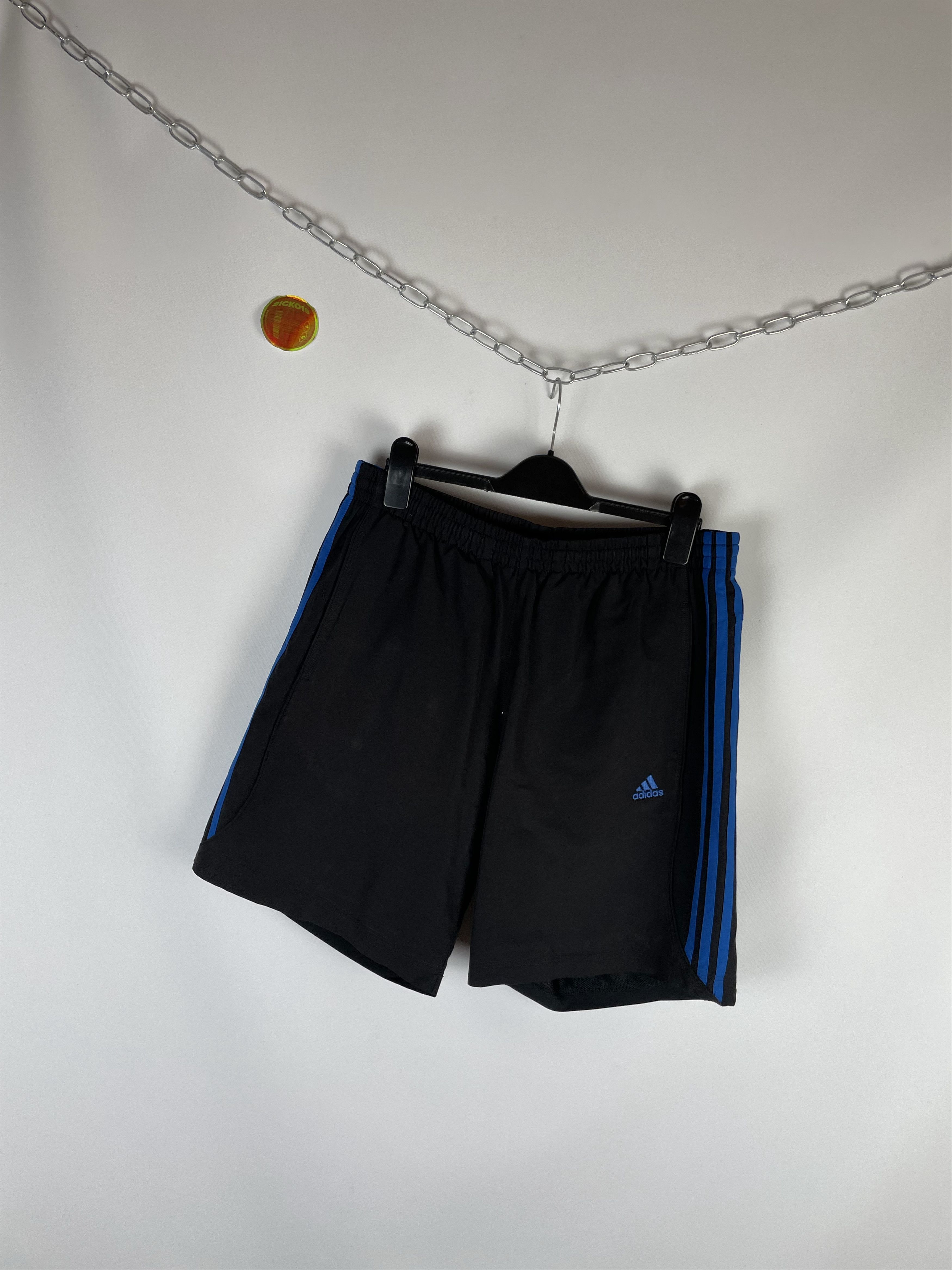 Adidas Vintage Adidas Shorts Y2k Size US 32 / EU 48 - 2 Thumbnail