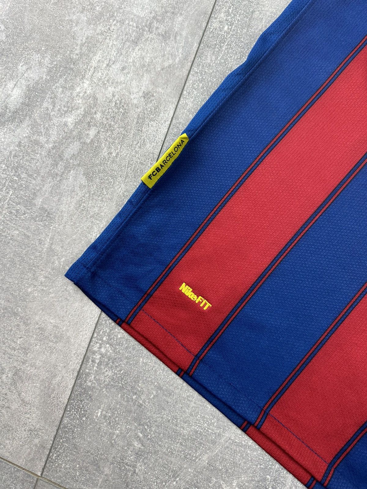 Nike Nike Barcelona FC #9 Ibrahimovic 2009/10 Home Soccer Jersey Size US M / EU 48-50 / 2 - 4 Thumbnail