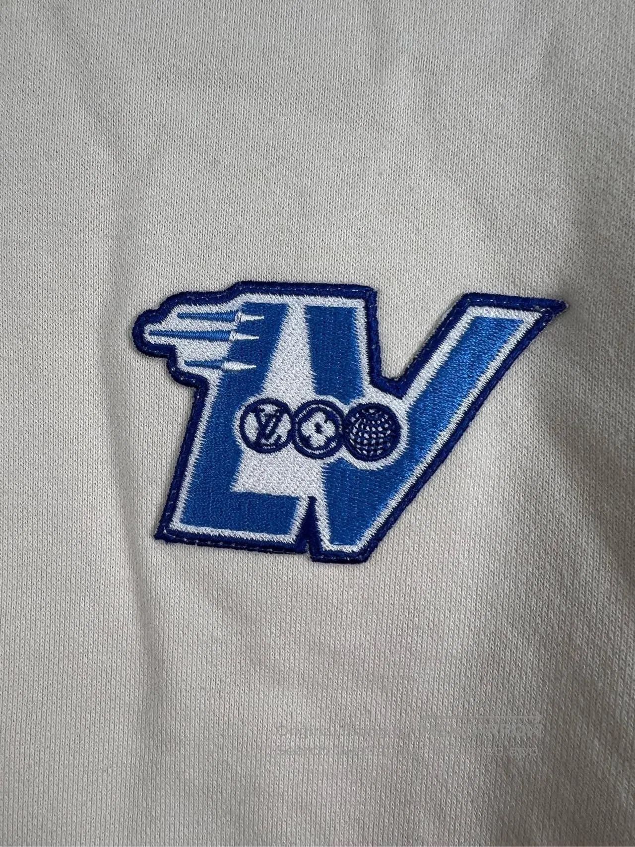 Louis Vuitton Louis Vuitton LV Embroidered Logo Hoodie. Size US M / EU 48-50 / 2 - 3 Thumbnail