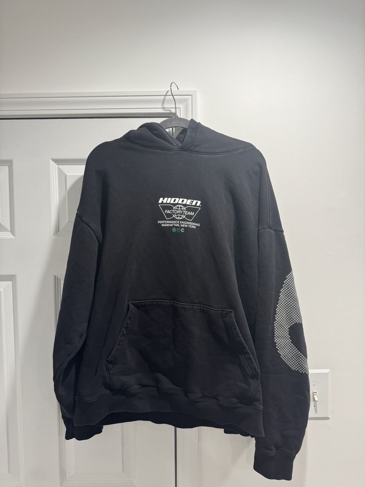 HIDDEN HIDDEN Tyre logo sweatshirt Size US XL / EU 56 / 4 - 1 Thumbnail
