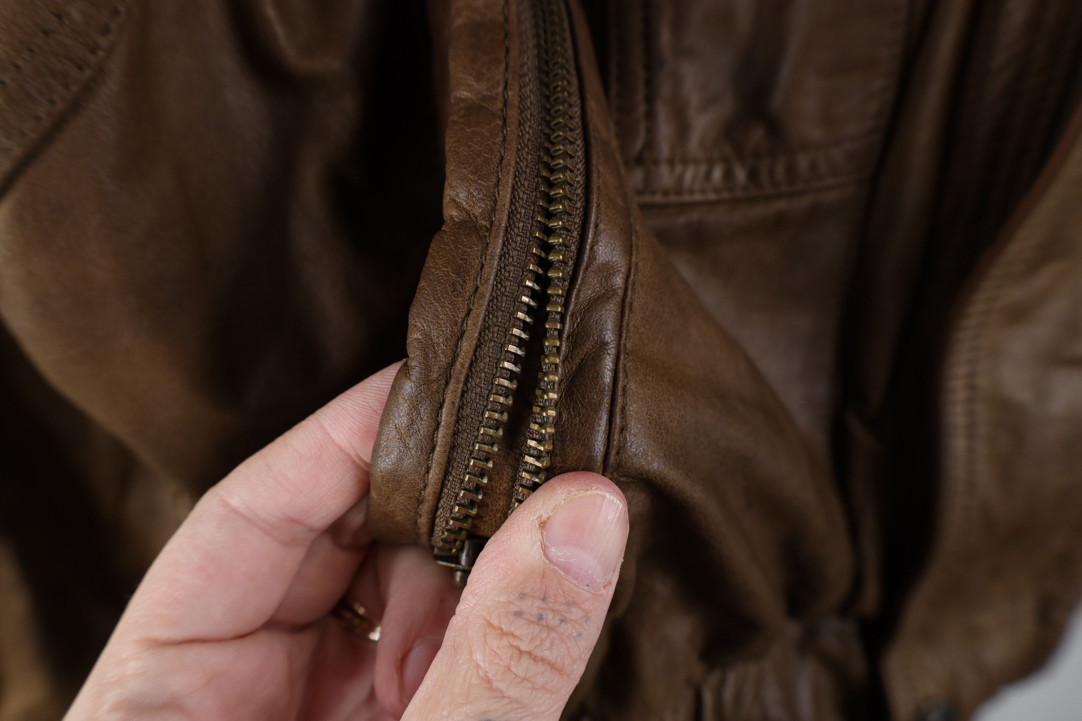 Vintage Vintage 90s Streetwear Leather Flight Bomber Jacket Brown Size US L / EU 52-54 / 3 - 7 Thumbnail