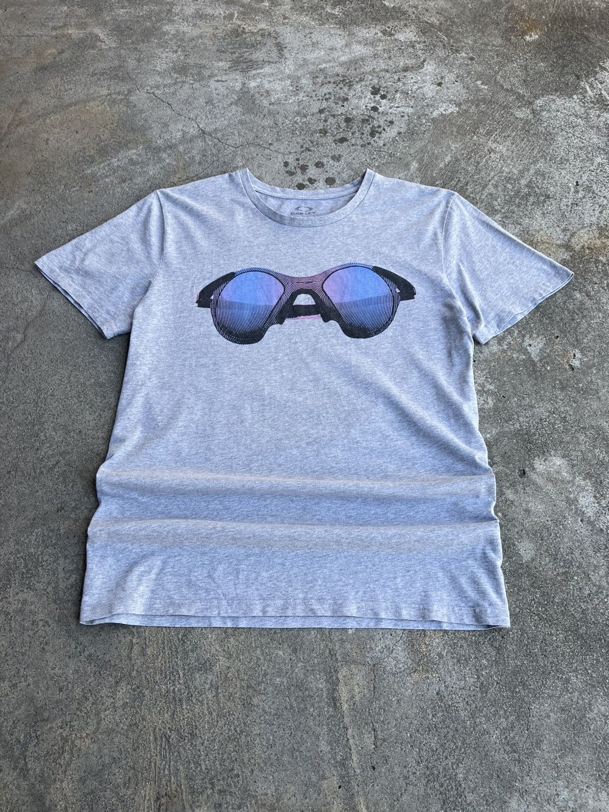 Oakley Crazy Vintage Oakley Big Logo T-shirt sunglasses Mars Print Size US XL / EU 56 / 4 - 1 Thumbnail