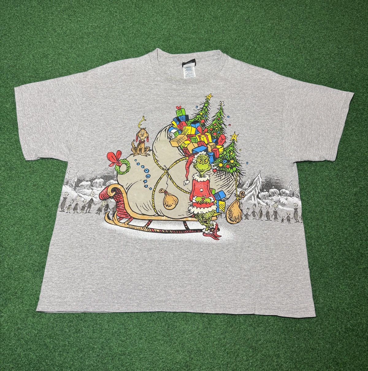 Vintage Vintage Y2K Dr Suess Grinch Christmas Cartoon XL T Shirt Size US XL / EU 56 / 4 - 1 Thumbnail