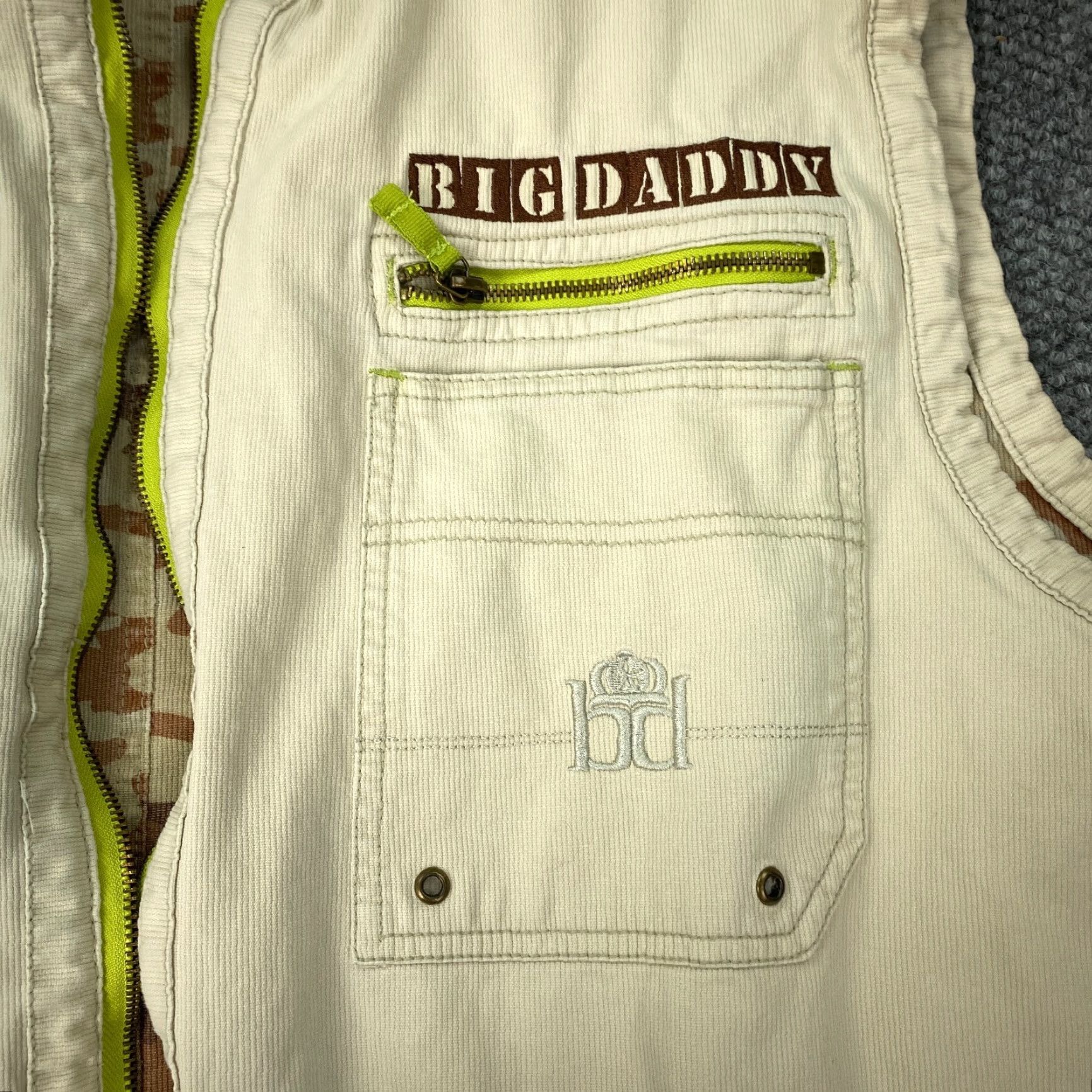 Vintage VINTAGE Big Daddy Vest Camouflage Military Jacket Style, Reversible, Embroidered, 2XL, Beige, Men's Vest Size US XXL / EU 58 / 5 - 7 Thumbnail