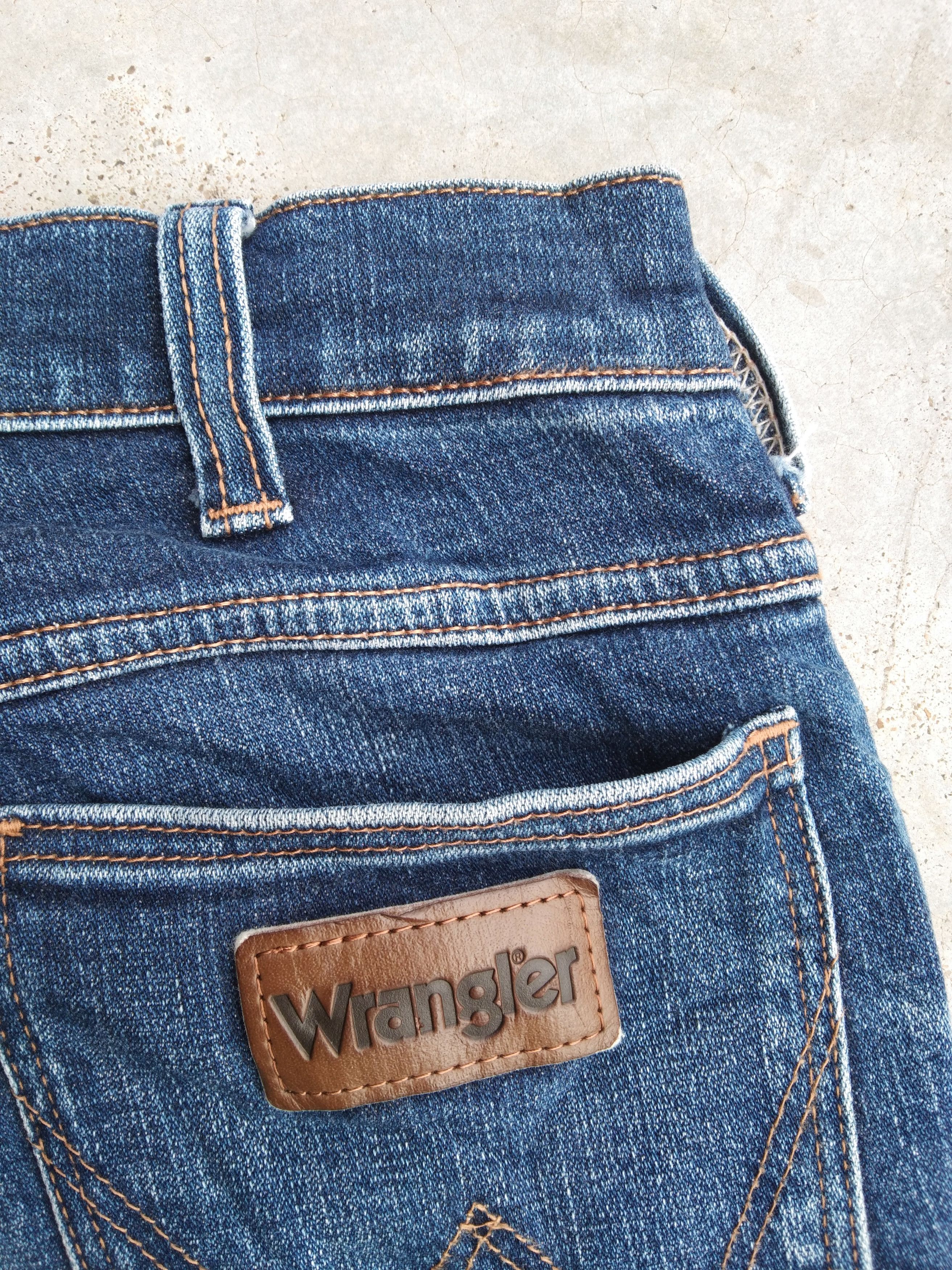 Japanese Brand Vintage Faded Blue Wrangler Distressed Jeans 31x30 Size US 31 - 3 Thumbnail