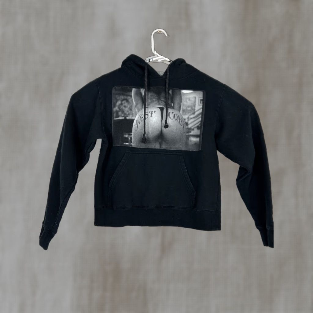 Vintage VINTAGE Estevan Oriol Womens Medium Pullover Hoodie Black West Coast Girl Booty Tattoo Size M / US 6-8 / IT 42-44 - 1 Thumbnail