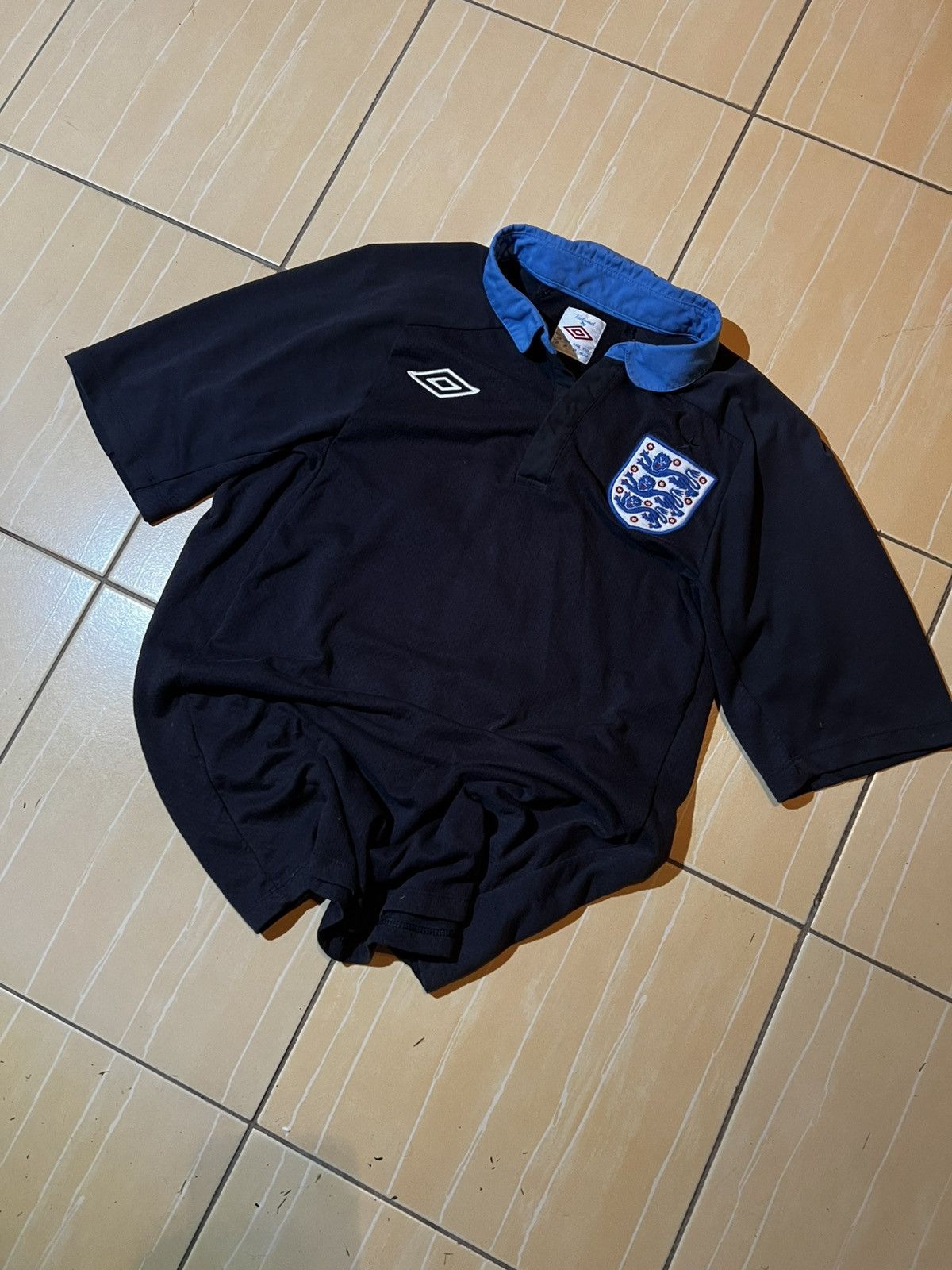 Umbro ENGLAND UMBRO 2012 EURO FOOTBALL AWAY JERSEY #8 LAMPARD Size US S / EU 44-46 / 1 - 1 Thumbnail