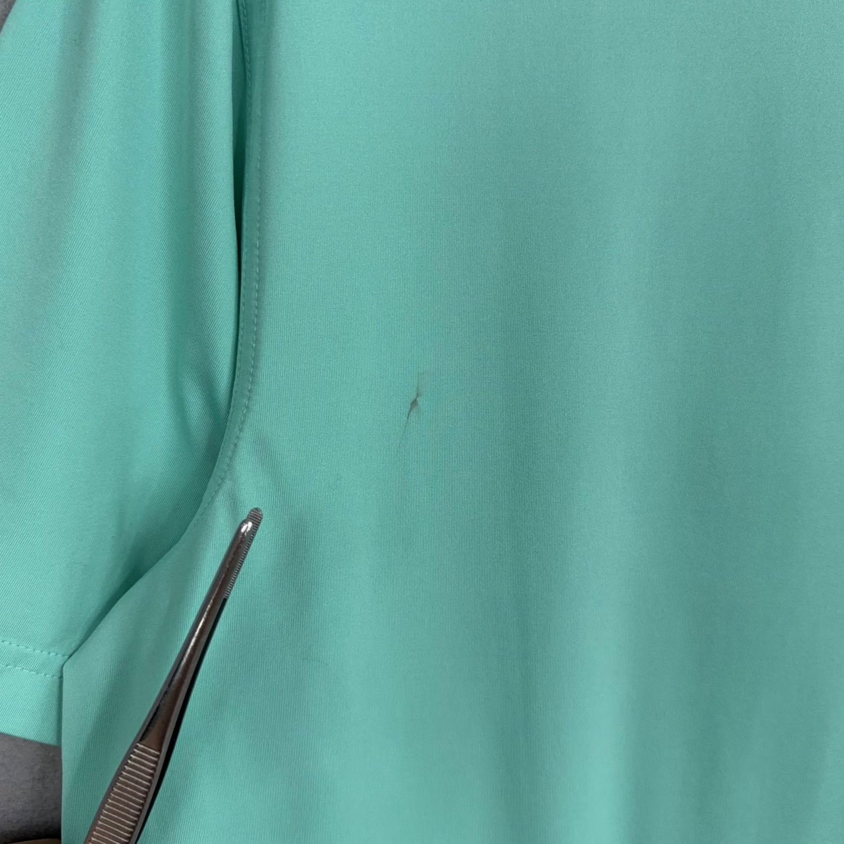 Vineyard Vines VINTAGE not applicable; Original title lacks vintage cue. Size US M / EU 48-50 / 2 - 5 Thumbnail