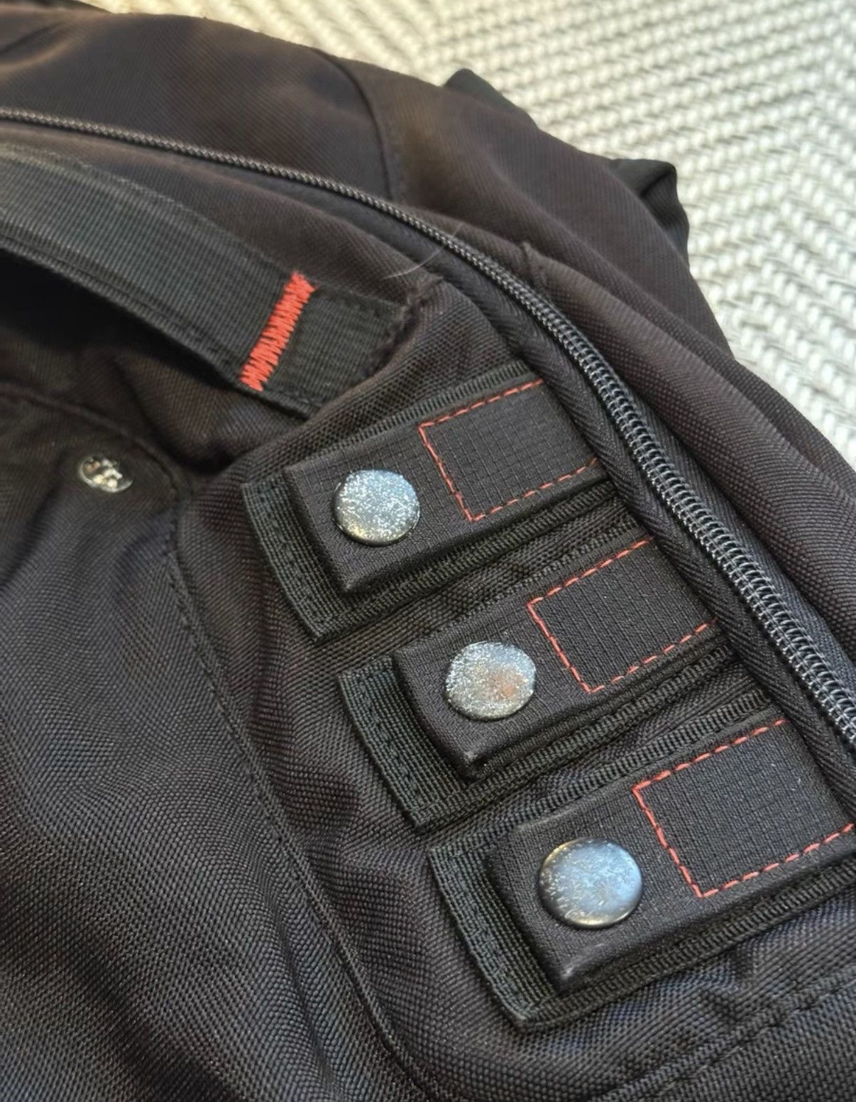 Oakley Oakley Software Armor Small Backpack, Stud Design K24 Size ONE SIZE - 3 Thumbnail
