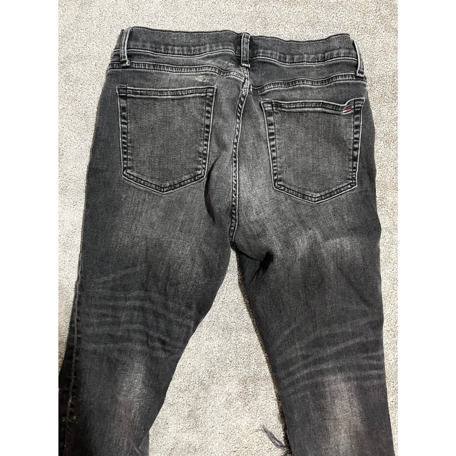 Tommy Hilfiger Tommy Hilfiger Skinny Jeans 12 Black Wash Distressed Raw Hem Stretch Women's Denim Jeans Modern Classic Womens Size 34" / US 12 / IT 48 - 5 Thumbnail