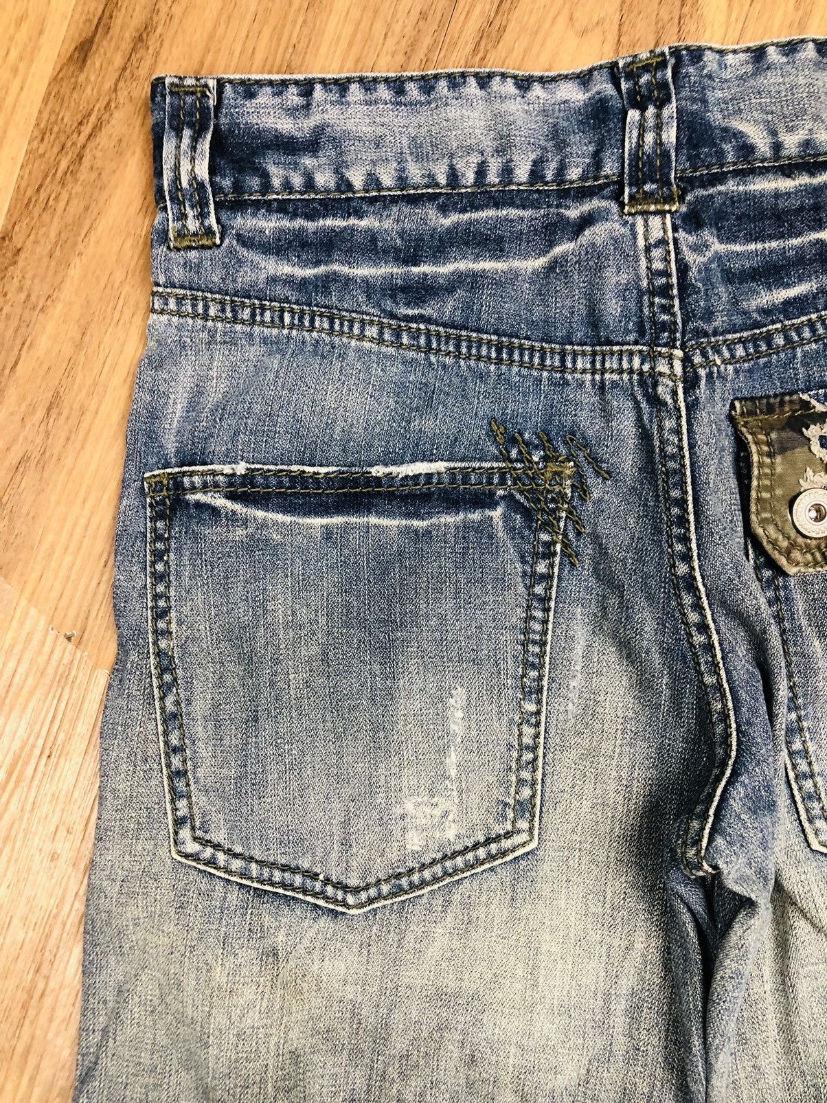 Twenty TWENTY WORKS Distressed Camo Jeans (38) Size US 31 - 16 Thumbnail