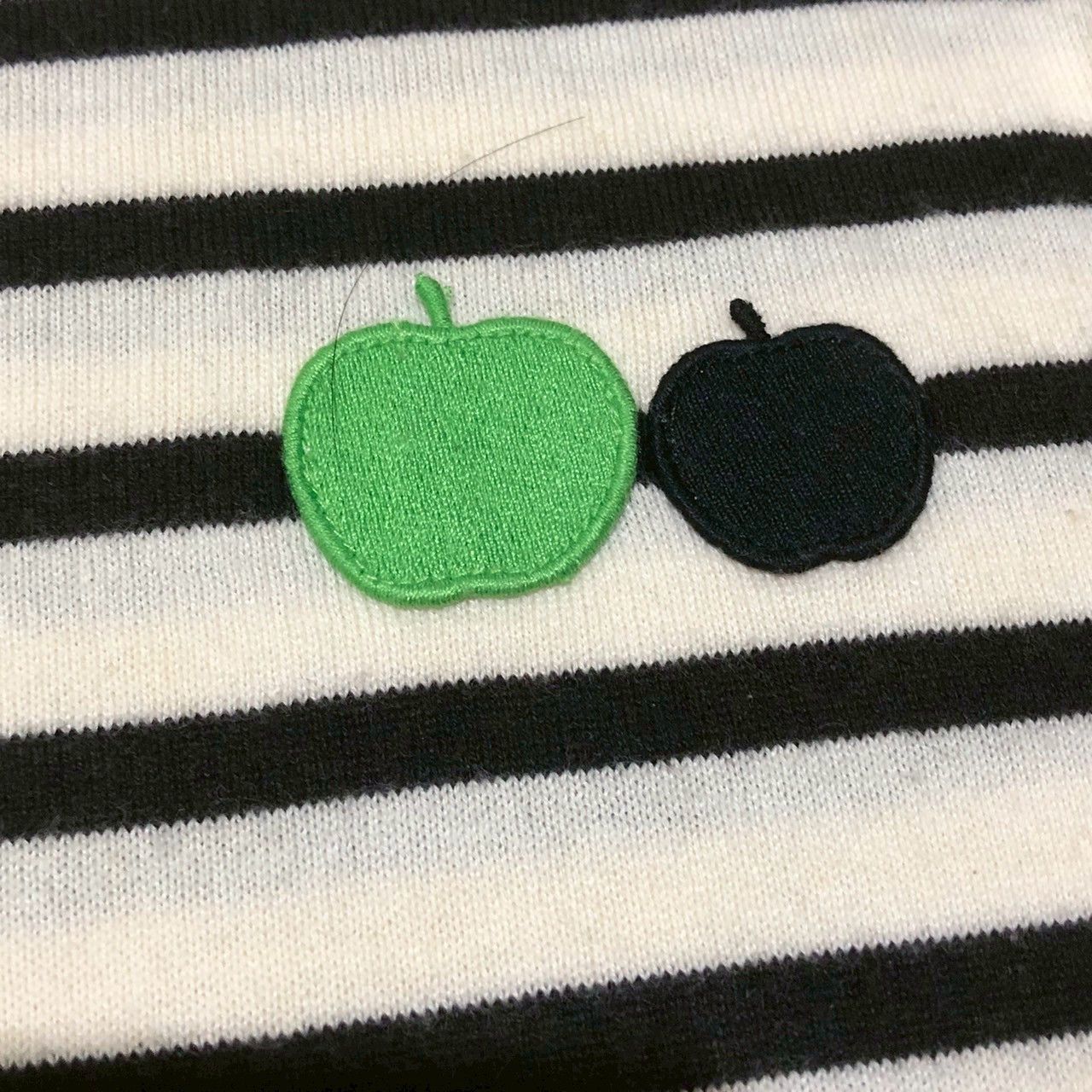 Comme des Garcons Comme des Garcons × The Beatles “Apple Corps” Border Tee Size US M / EU 48-50 / 2 - 4 Thumbnail
