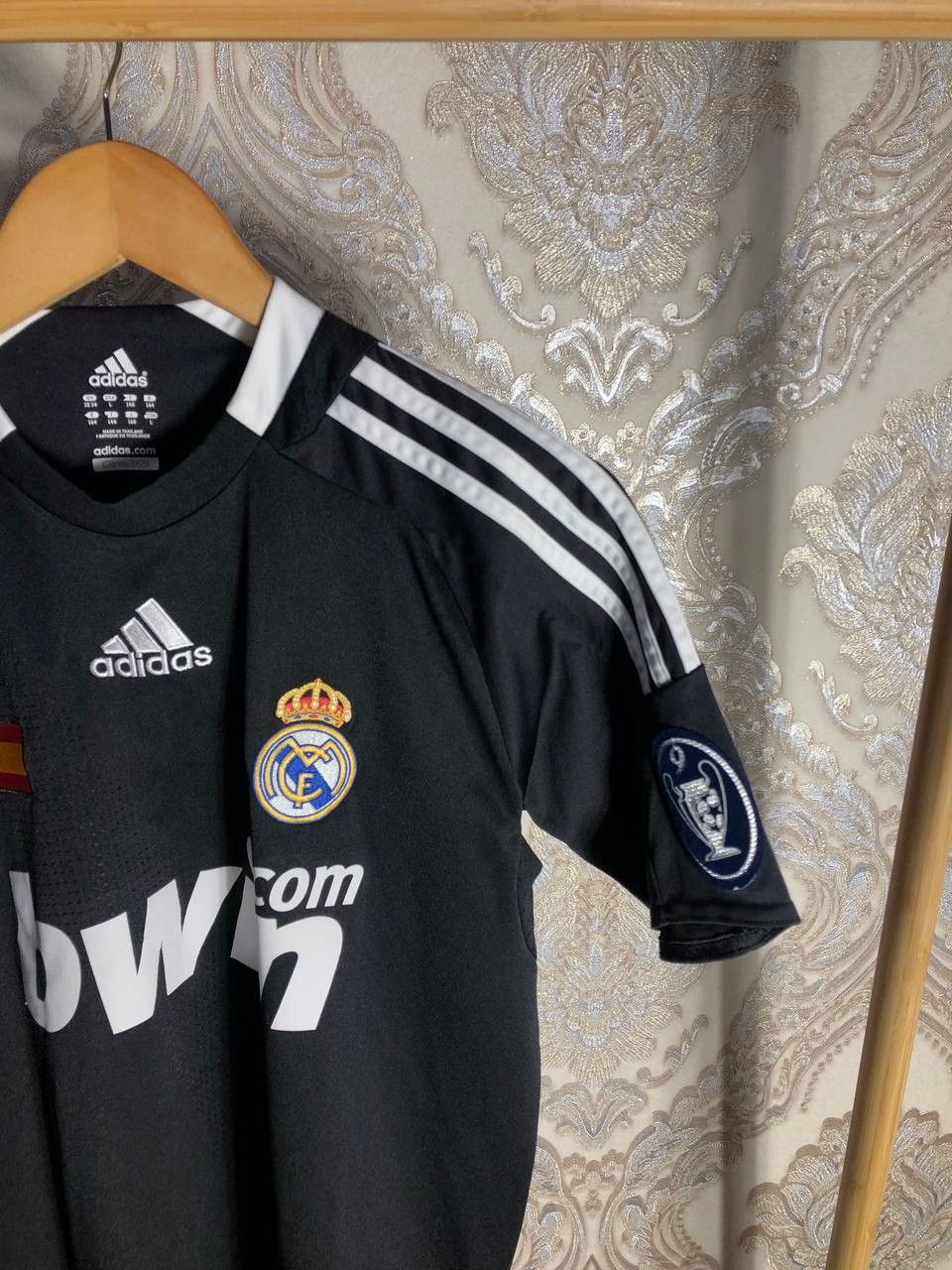 Adidas VINTAGE ADIDAS FC REAL MADRID SPAIN SOCCER JERSEY RETRO 90s Size US S / EU 44-46 / 1 - 2 Thumbnail
