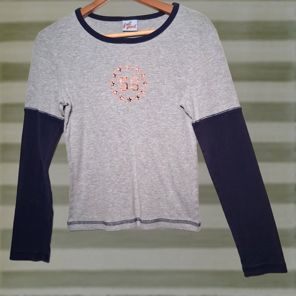 Speedo VINTAGE Full Speed Shirt Juniors Small Long Sleeve Slim Gray Knit top Retro Y2K Sportswear Casual Mens Womens Girls BoyS Size S / US 4 / IT 40 - 1 Thumbnail