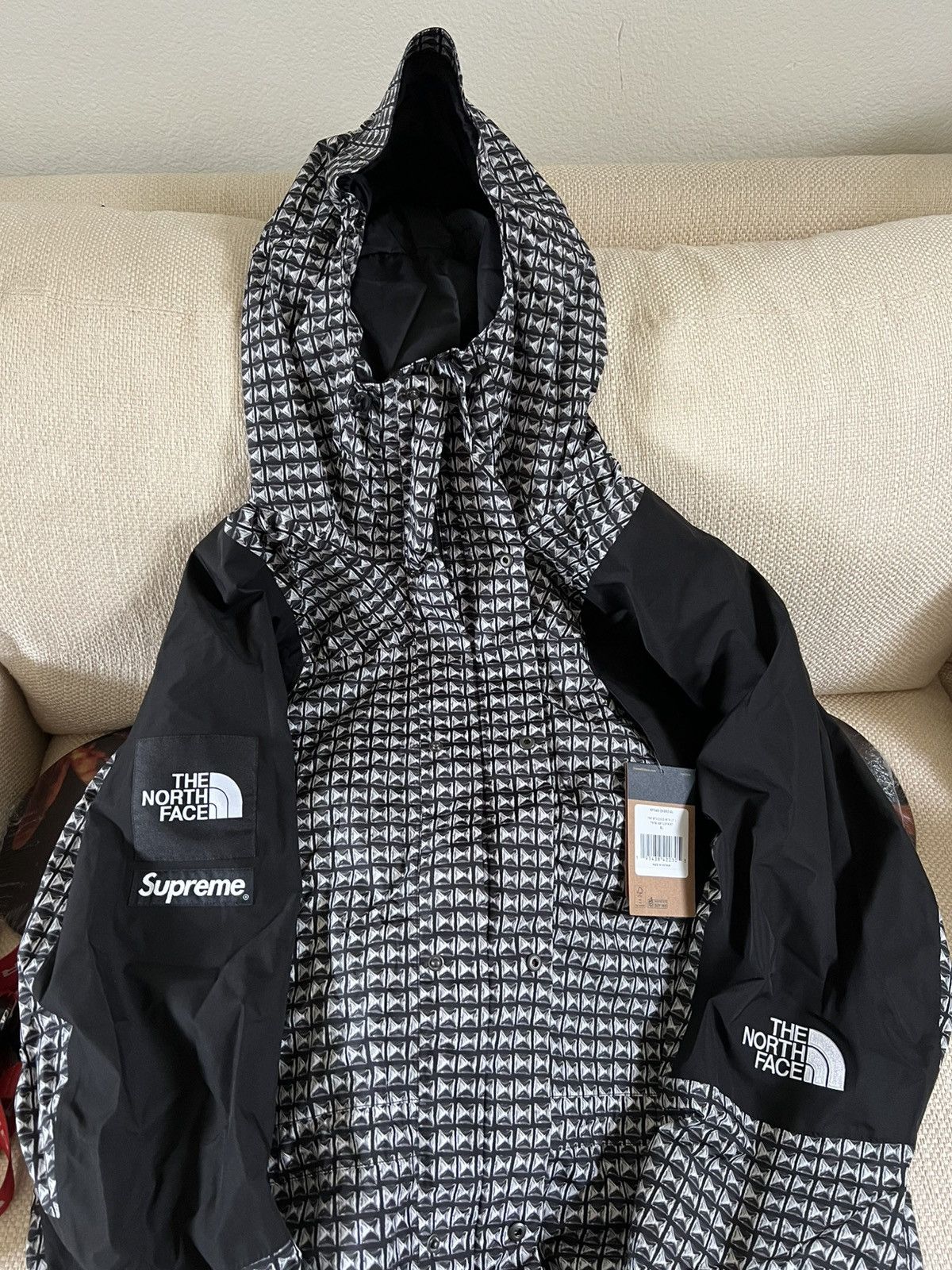 Supreme × The North Face Supreme the north face studded mountain light jacket Size US XL / EU 56 / 4 - 1 Thumbnail