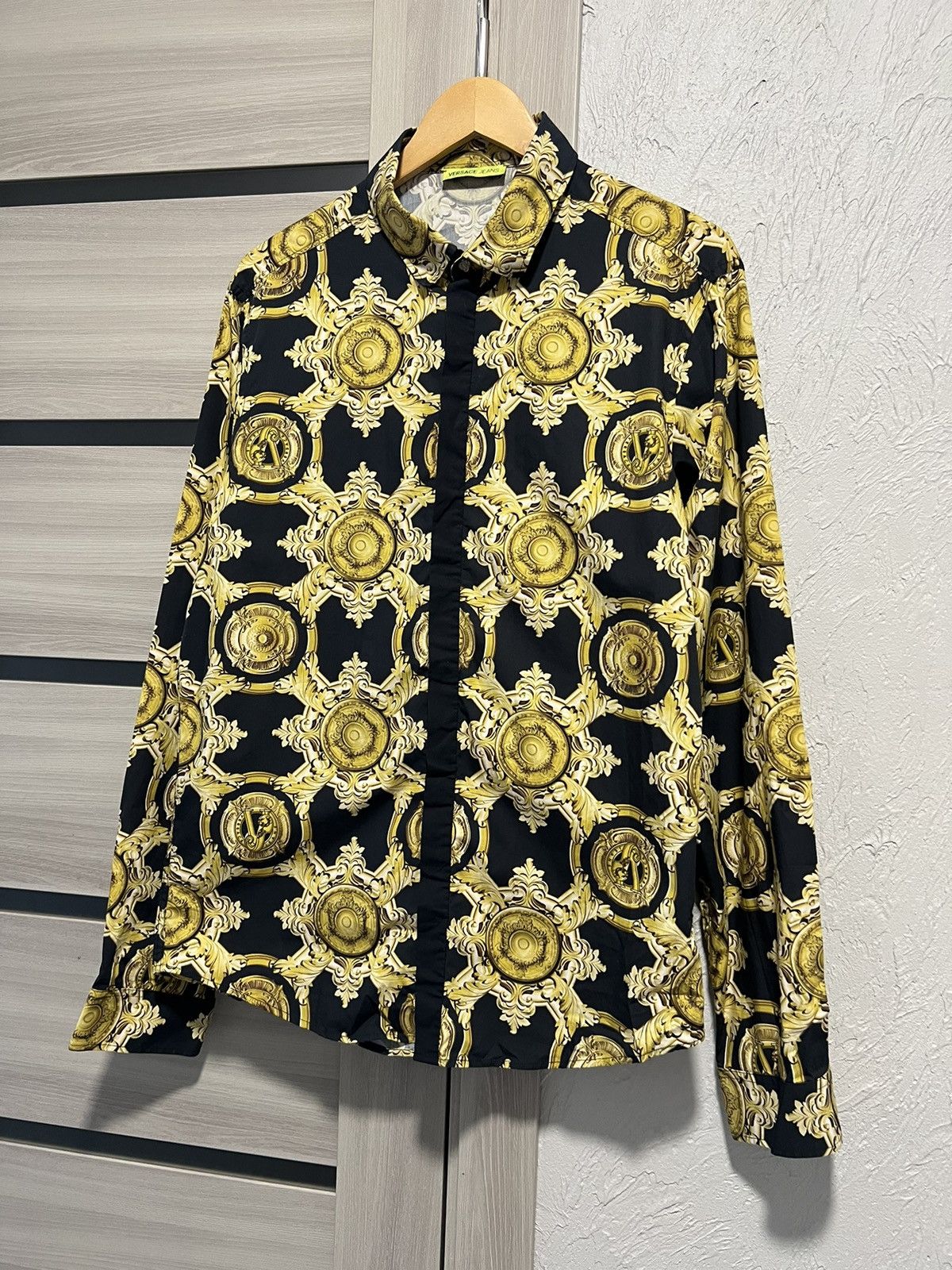 Versace Versace Baroque Print Shirt Gold Made in Italy Size US L / EU 52-54 / 3 - 2 Thumbnail
