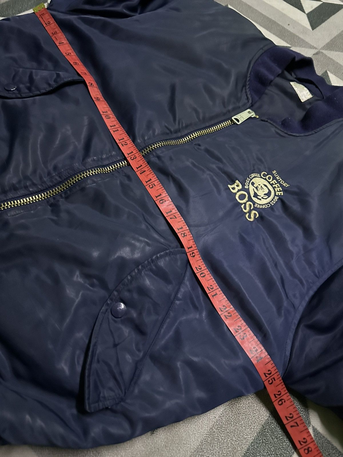 Japanese Brand vintage navy blue nylon Suntory BOSS Coffee bomber jacket L Size US L / EU 52-54 / 3 - 9 Thumbnail