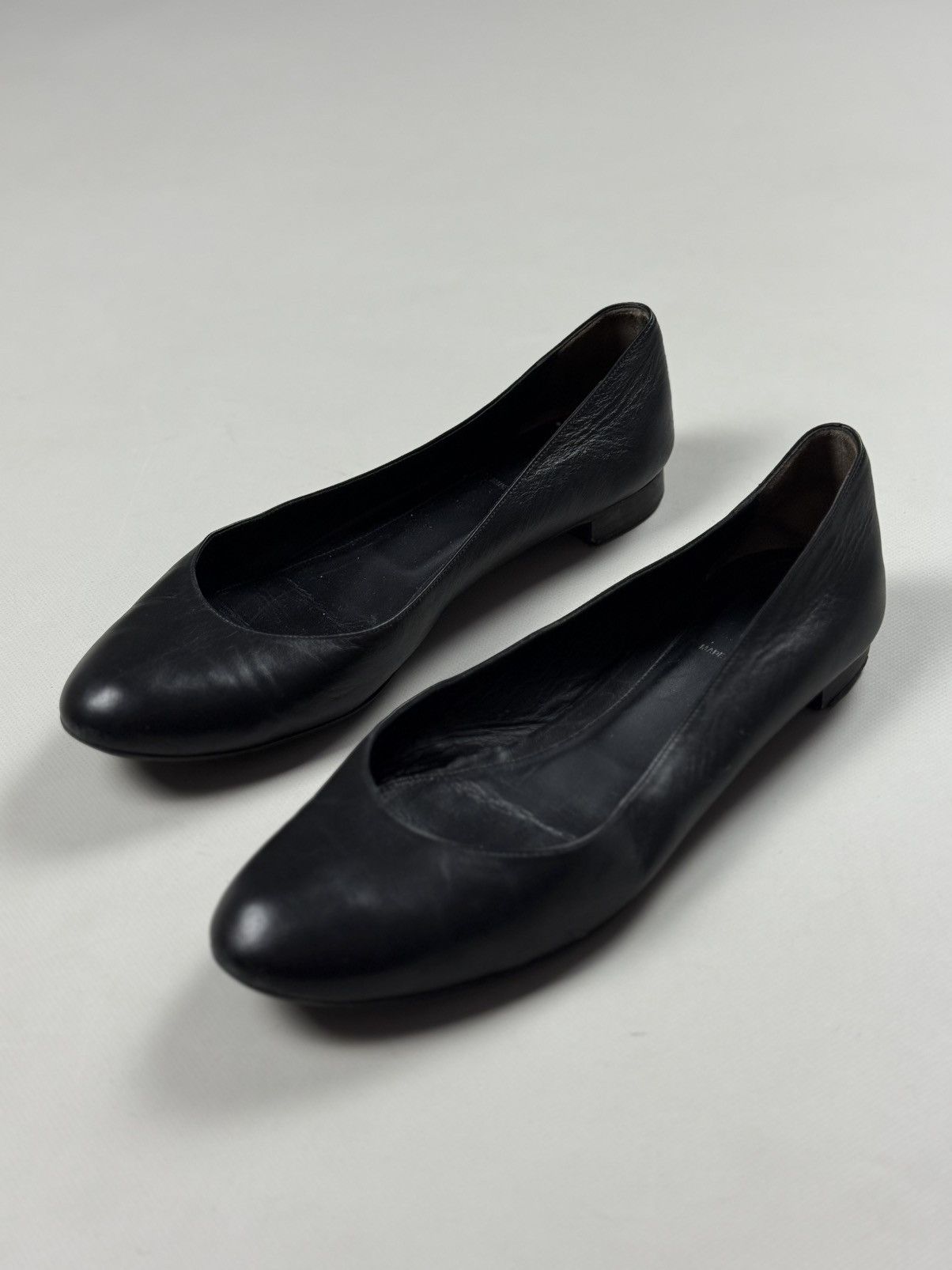 Fendi Fendi Roma Ladies Leather Flats Ballets Size 41 / US 11 Size US 11 / IT 41 - 10 Thumbnail