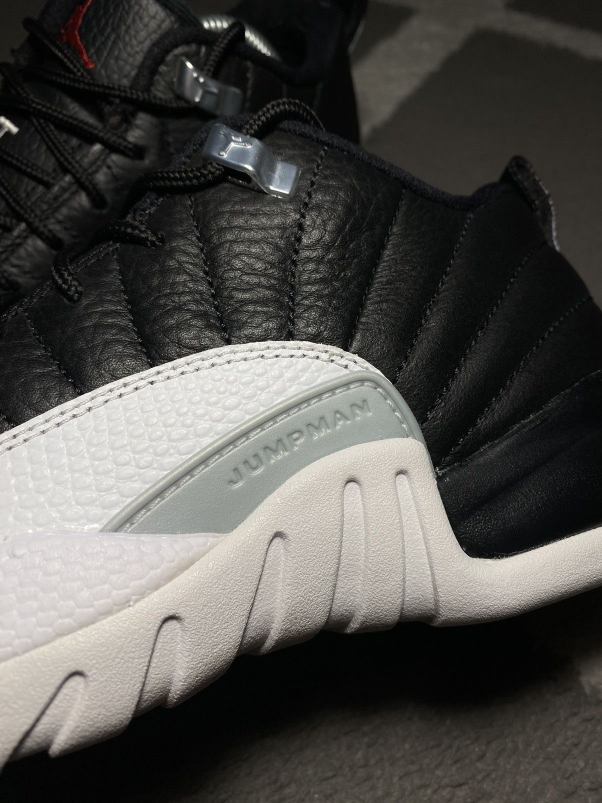 Jordan Brand × Nike Nike Air Jordan 12 Retro Low Playoffs (GS) 2017 sneakers Size US 6.5 / IT 36.5 - 12 Thumbnail