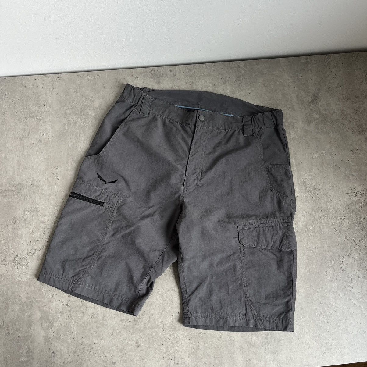 SALEWA Vintage Salewa Gray Cargo Shorts Size US 32 / EU 48 - 1 Thumbnail