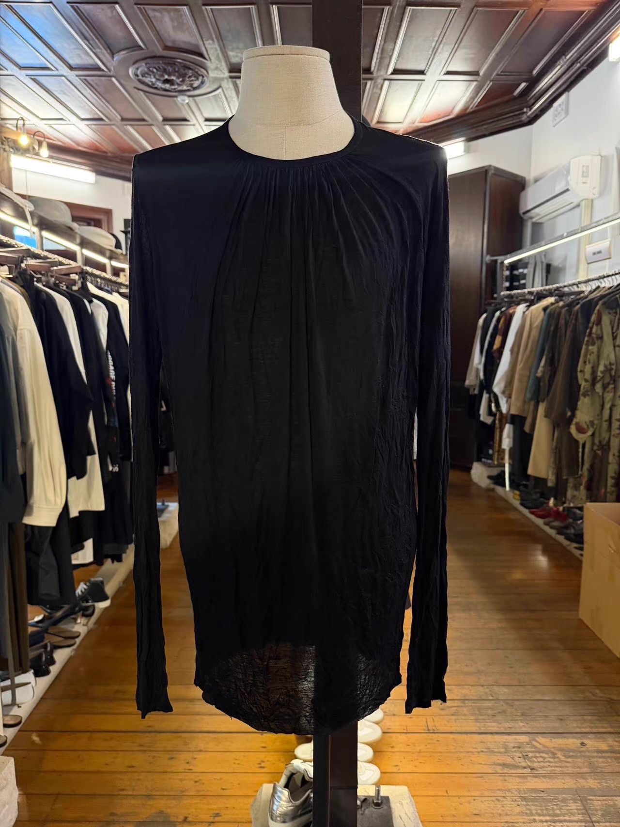 Julius JULIUS 16ss Black Neck Pleated Long Sleeve Top Ｑ25 Size US S / EU 44-46 / 1 - 1 Thumbnail