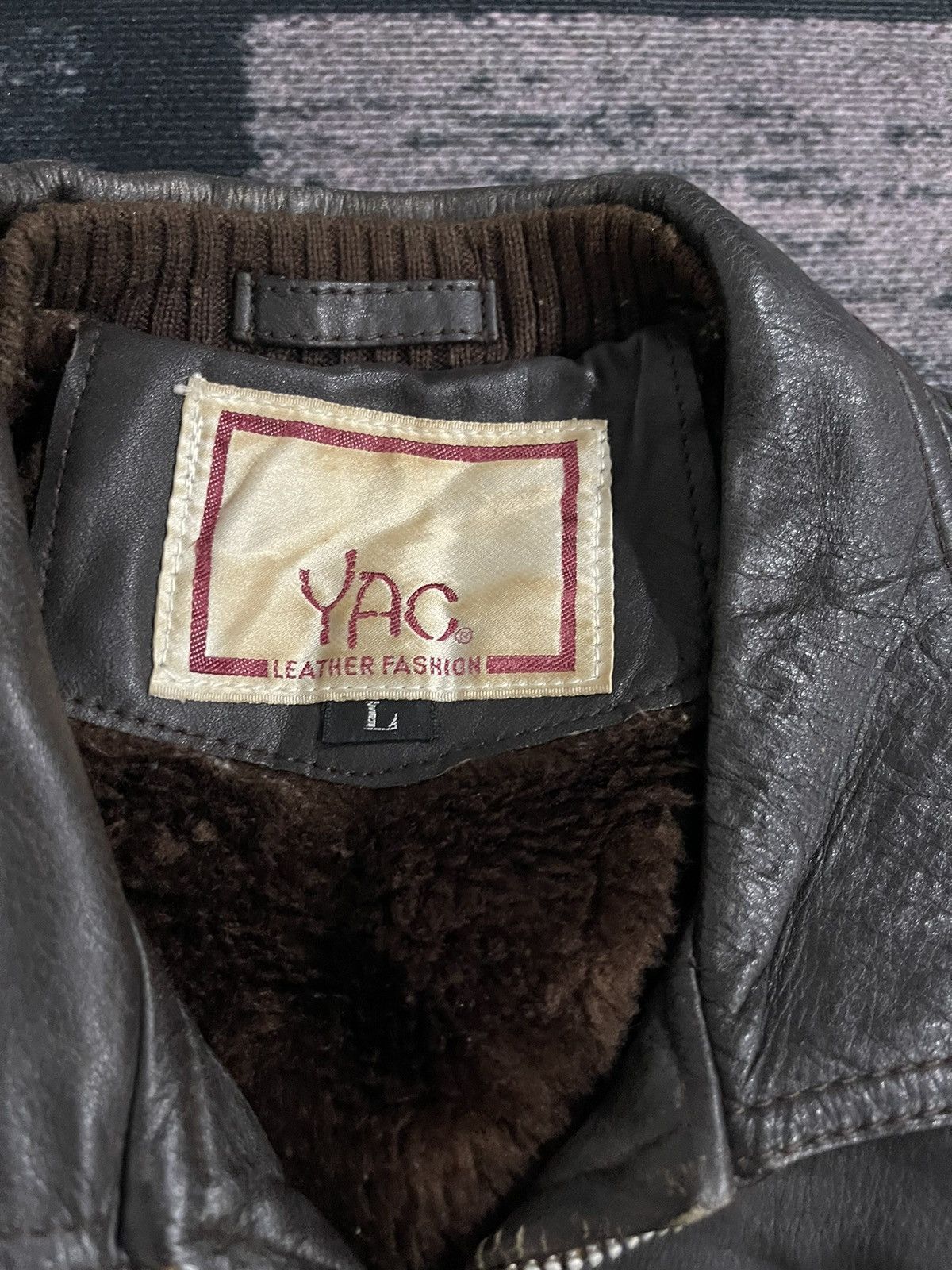 Vintage Vintage Yac Cow Leather Bomber Jacket Size US L / EU 52-54 / 3 - 12 Thumbnail