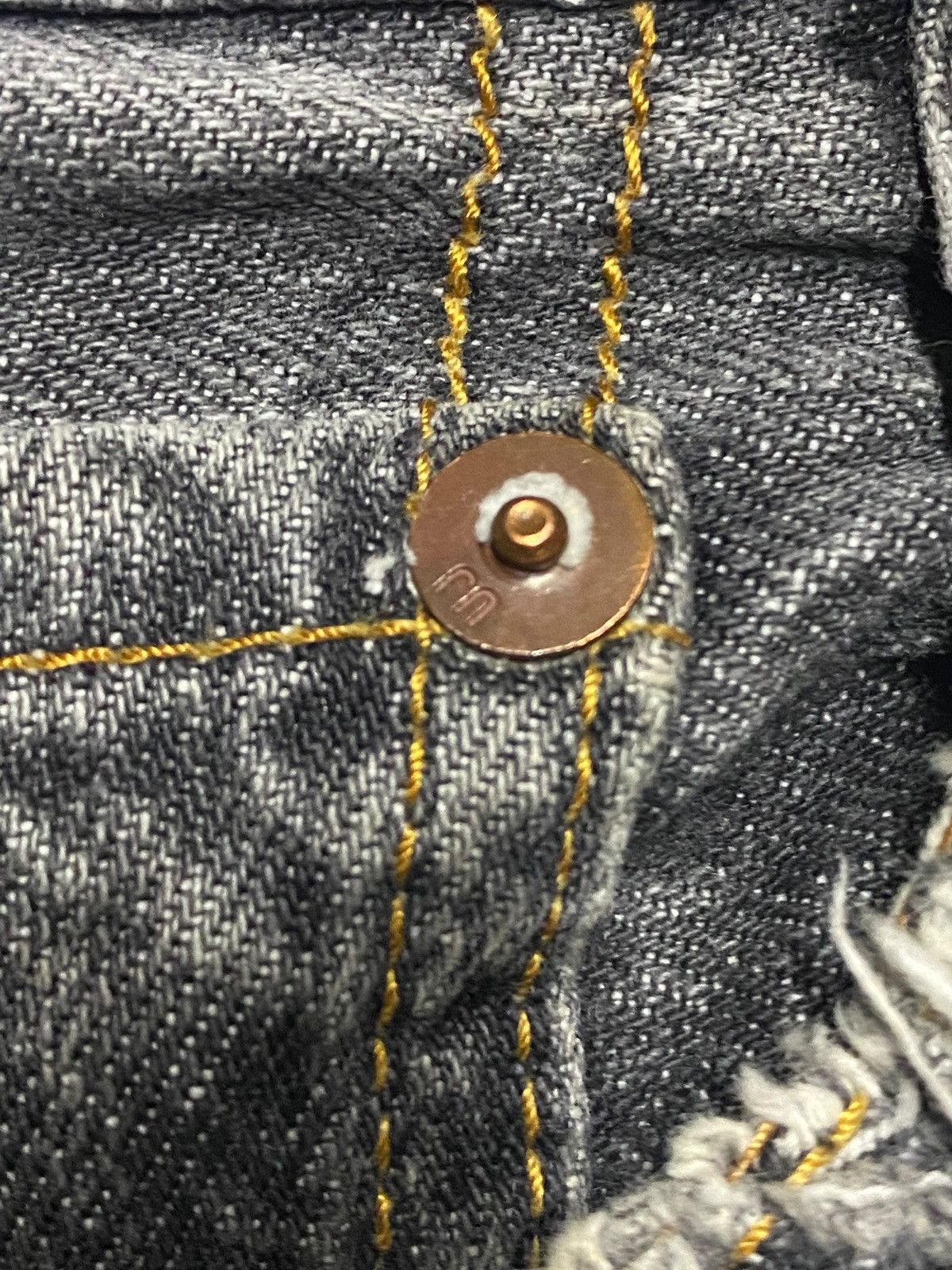 Japanese Brand Vintage Japanese Brand Uniqlo S002 Faded Wash Straight Fit Size US 35 - 9 Thumbnail