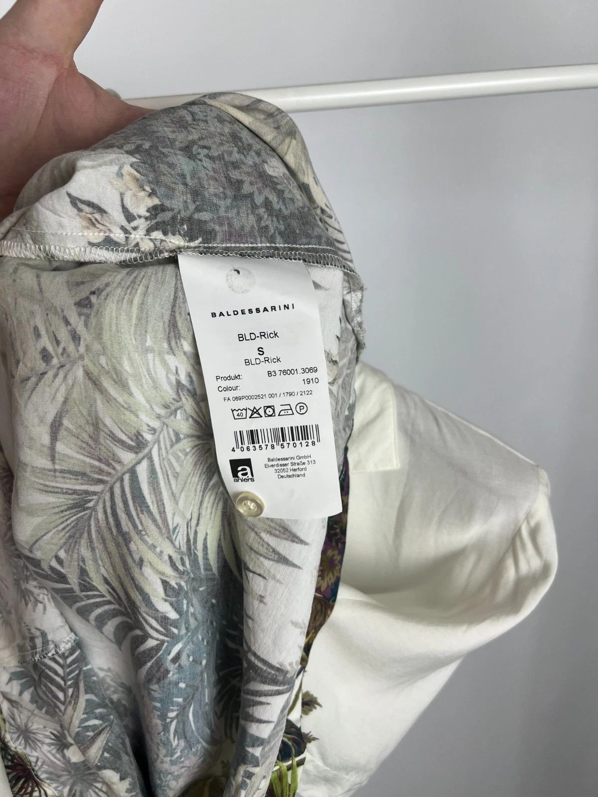 Baldessarini Baldessarini Men's Animal Floral Pattern Hawaiian Shirt Size US S / EU 44-46 / 1 - 8 Thumbnail