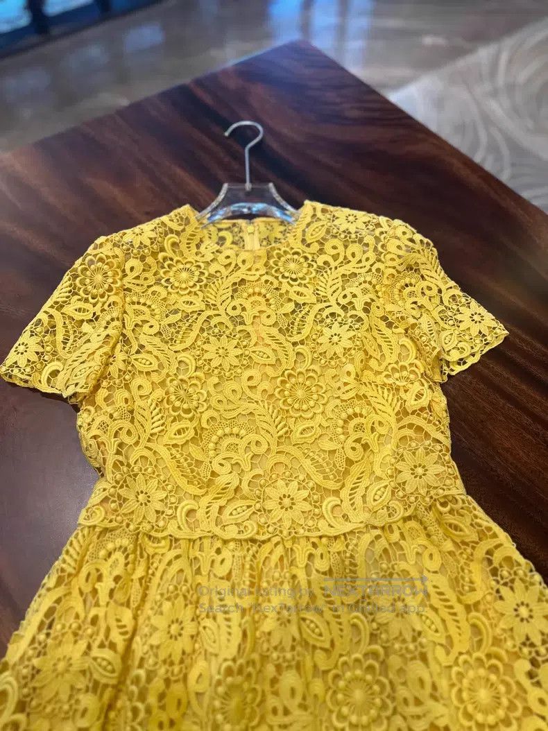 Valentino Valentino Yellow lace dress Size S / US 4 / IT 40 - 5 Thumbnail