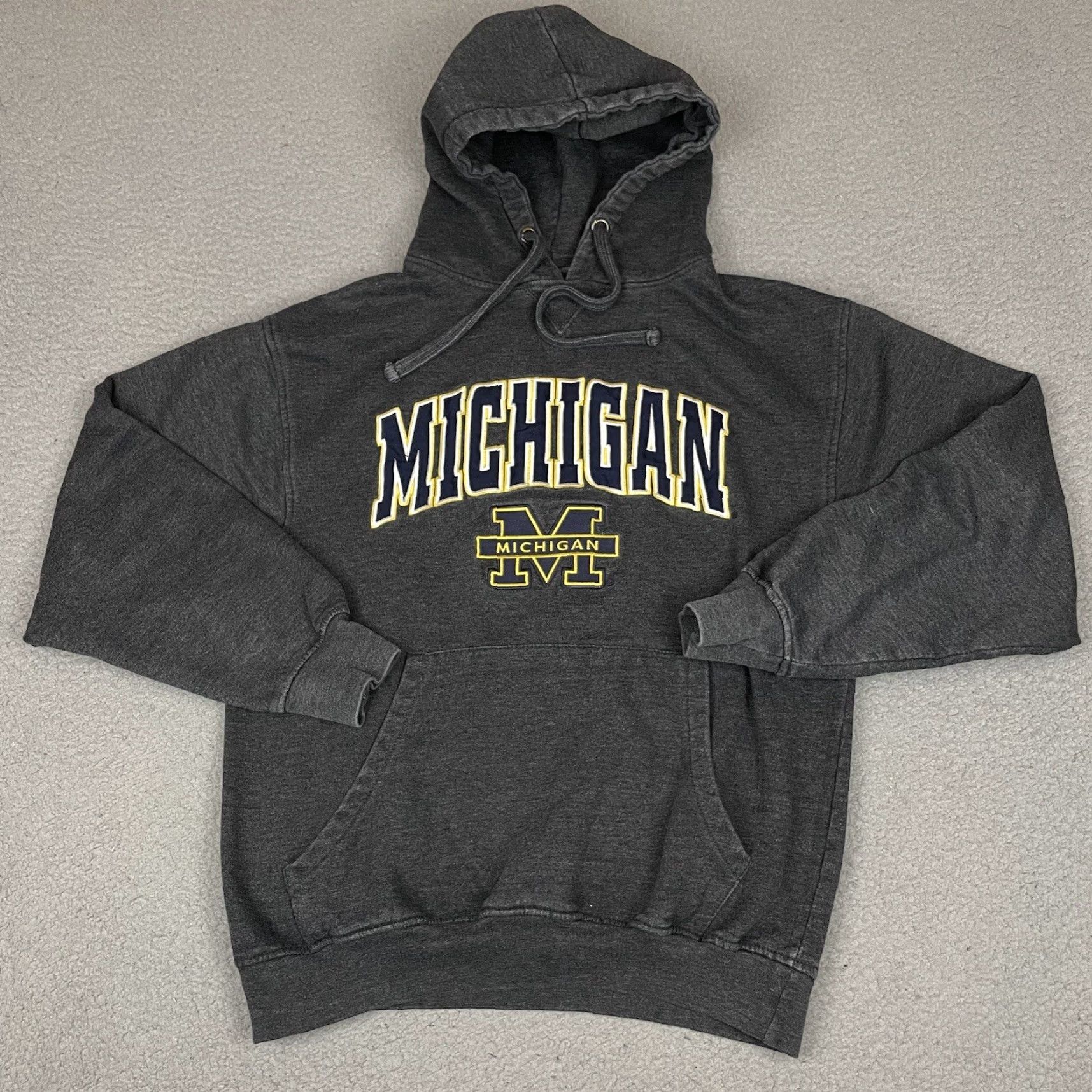 Vintage VINTAGE Cadre Athletic Michigan Wolverines Sweatshirt Adult Medium Embroidered Logo Knit Gray Crew Neck Pullover University Size US M / EU 48-50 / 2 - 2 Thumbnail