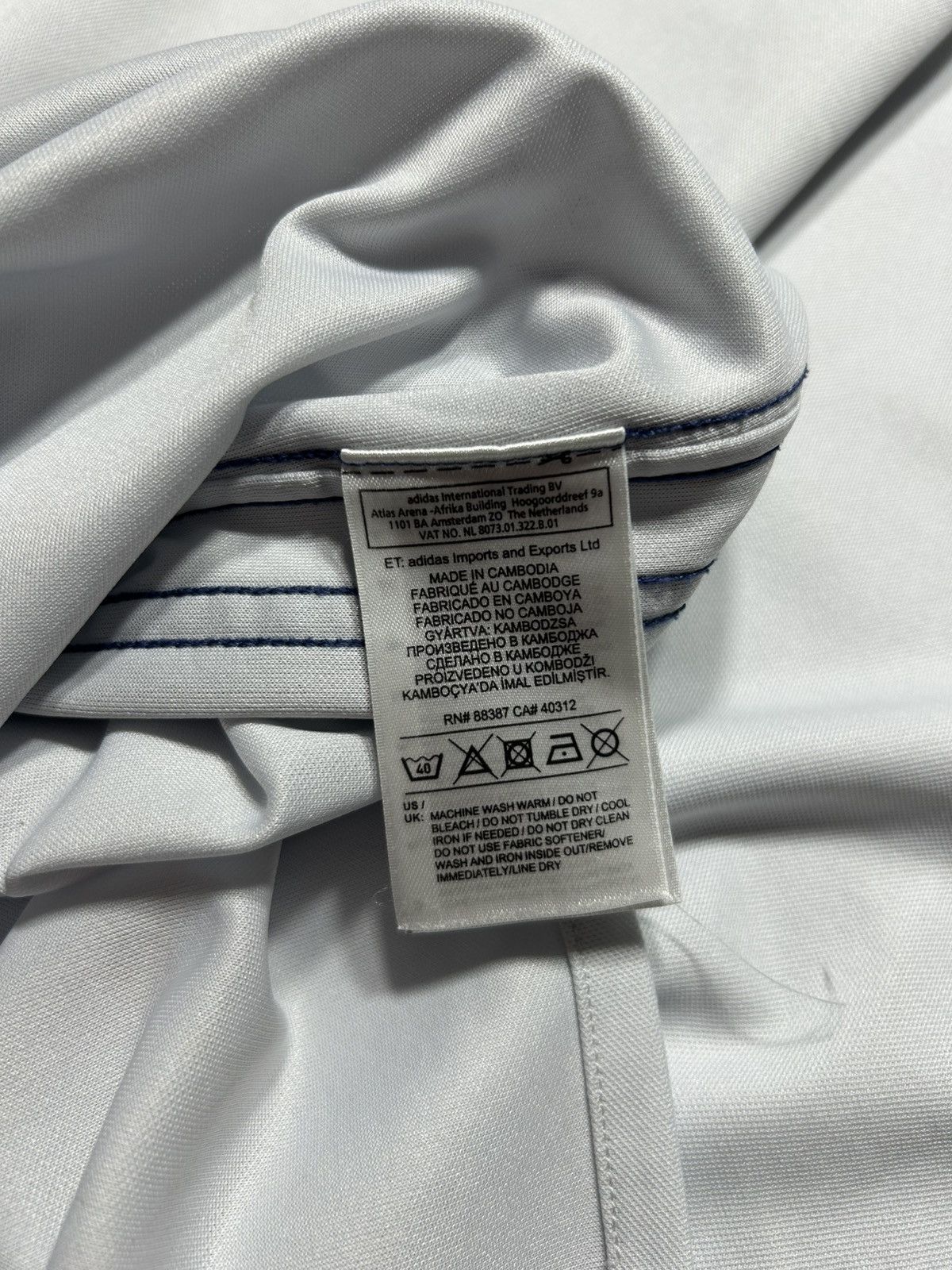Adidas Real Madrid 2016 2017 Adidas Home Soccer Jersey Size M Size US M / EU 48-50 / 2 - 17 Thumbnail