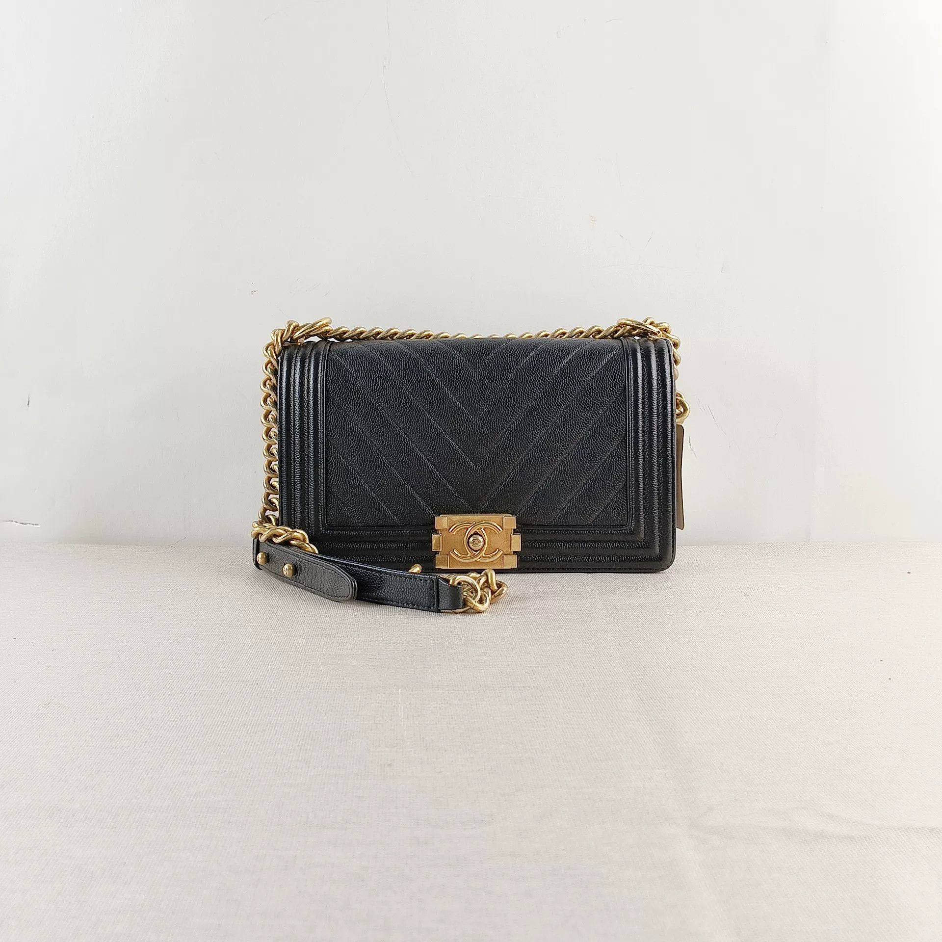 Chanel Pre-loved Bag Very good condition Size ONE SIZE - 1 Thumbnail