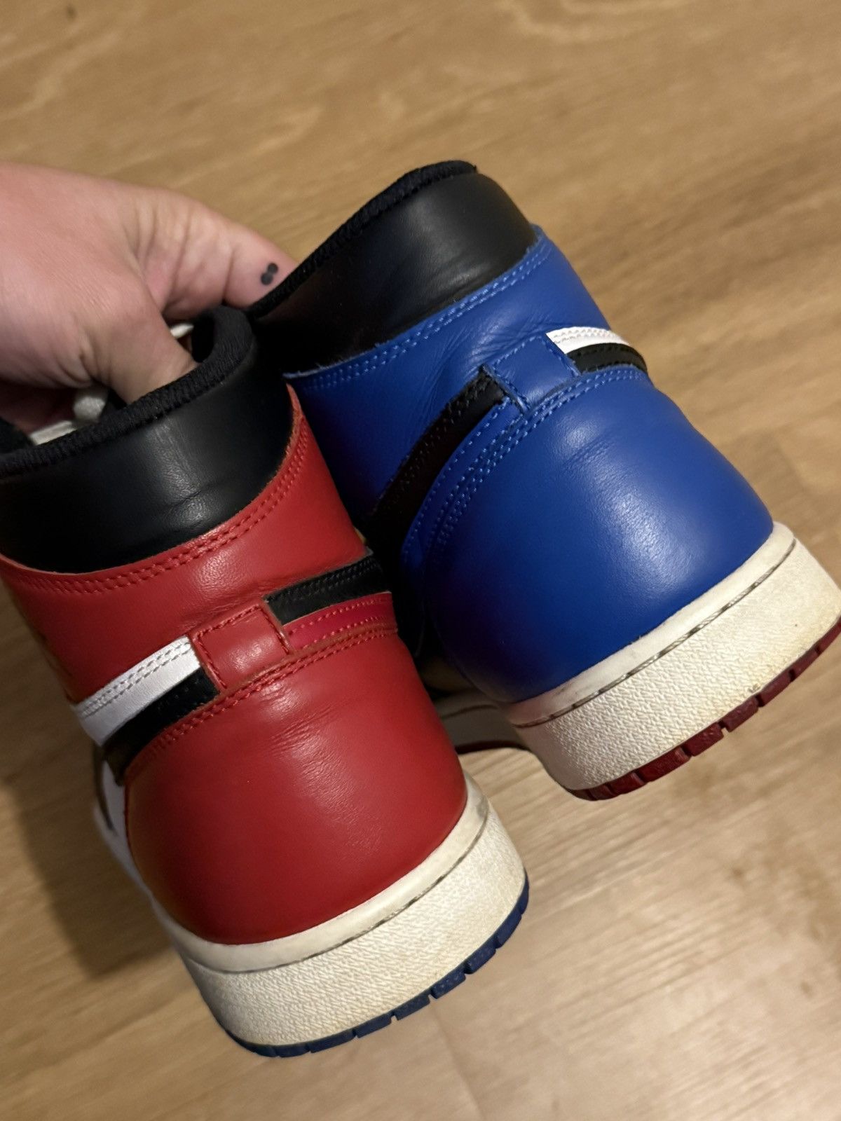 Jordan Brand Jordan 1 Top 3 10.5 Size US 10.5 / EU 43-44 - 3 Thumbnail