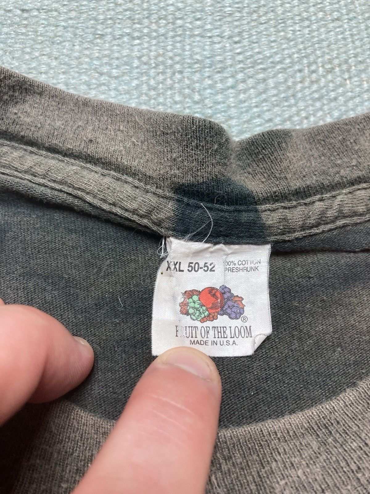 Vintage 80s pocket t shirt fruit of the loom sun faded cotton XXL Size US XXL / EU 58 / 5 - 6 Thumbnail