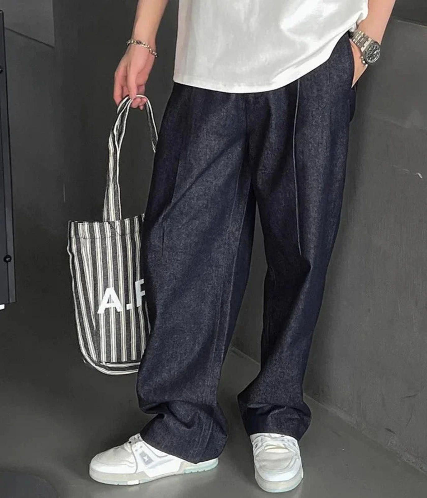 Other Stylish High-Waisted Wide-Leg Trousers Size US 32 / EU 48 - 2 Thumbnail