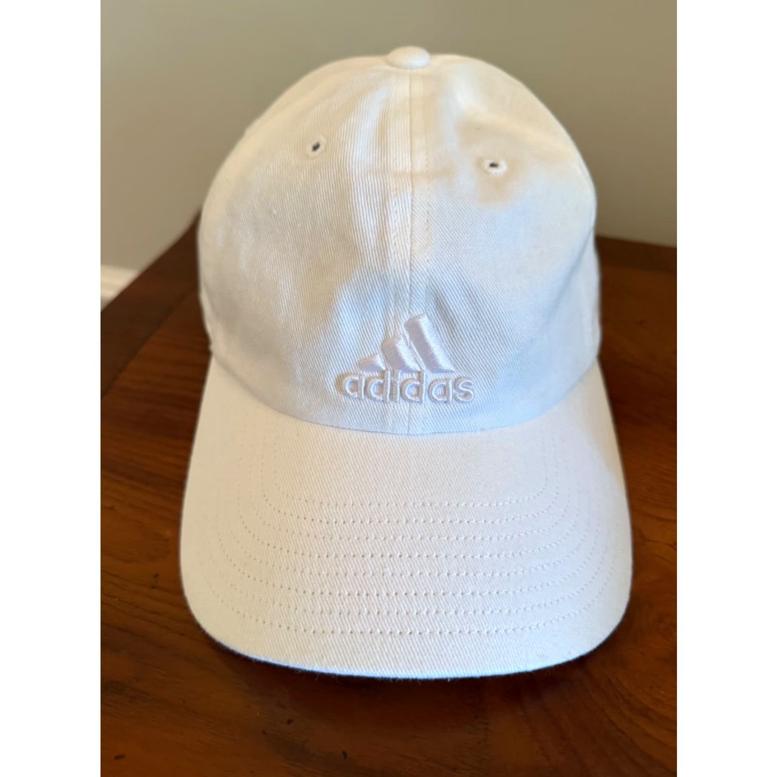 Adidas ADIDAS CLIMALITE hat white-on-white adjustable cotton cap Baseball Cap Unisex Adults 100% Cotton Adjustable White Mens Womens Boys Girls Size ONE SIZE - 2 Thumbnail