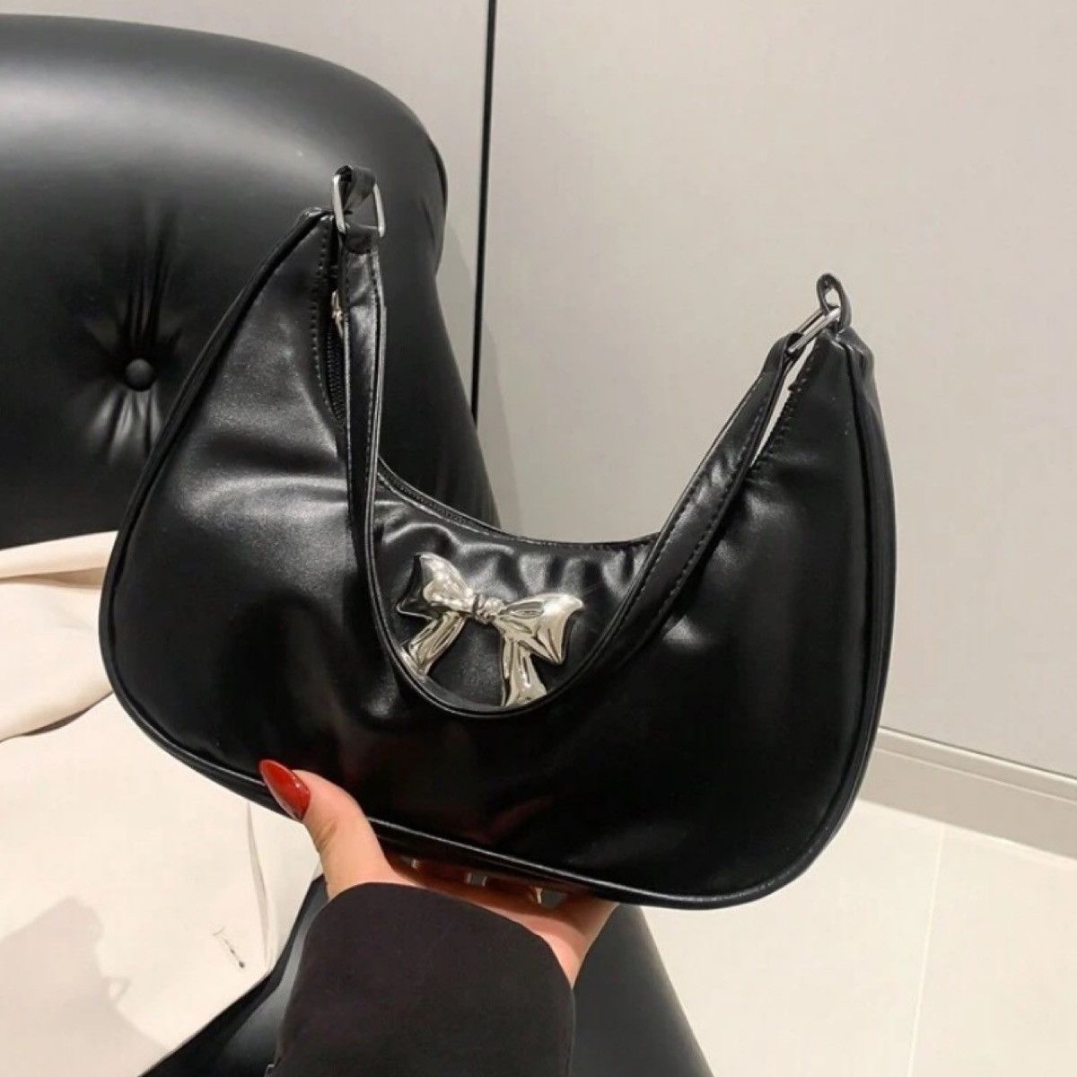 Vintage New Fashion Spring/Summer Metallic Bow Decoration Clutch Bag Size ONE SIZE - 6 Thumbnail