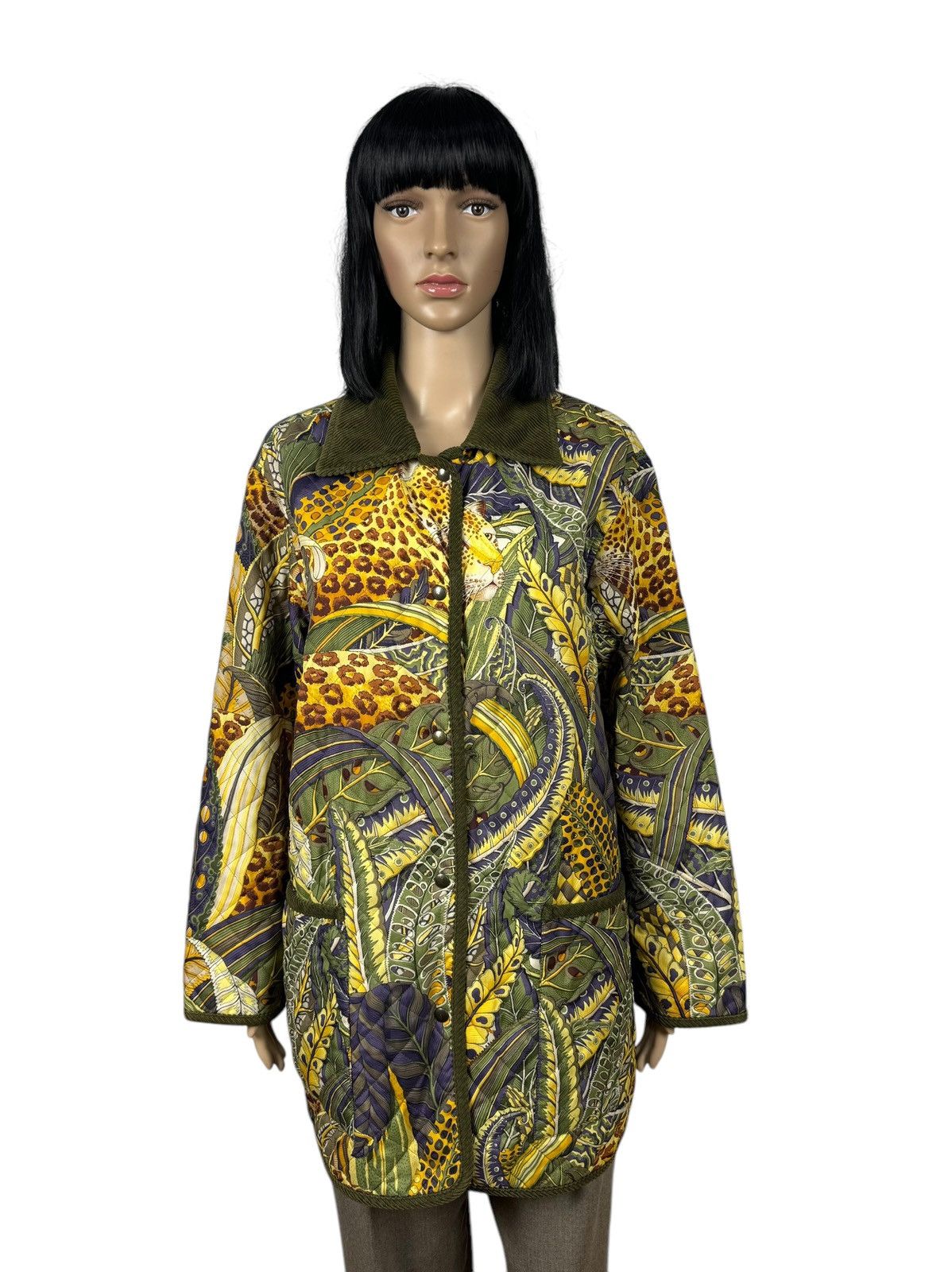 Salvatore Ferragamo × Vintage Rare Salvatore Ferragamo Wildlife Printed Jacket Quilted Size ONE SIZE - 1 Thumbnail
