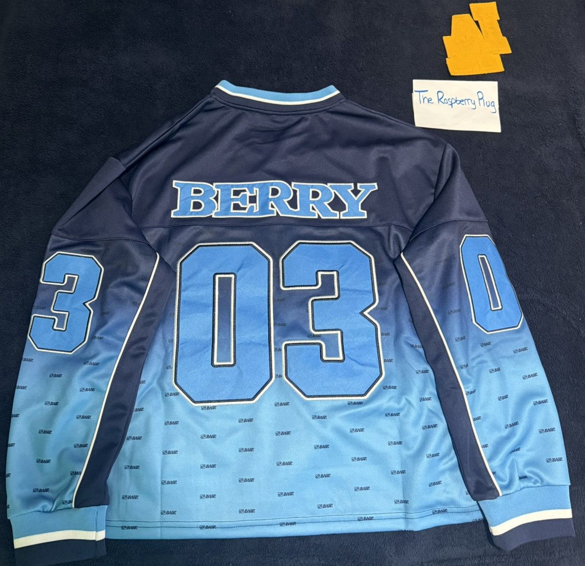 The GV Gallery Raspberry Hills / The Gv Gallery Berry 03 Jersey Size US L / EU 52-54 / 3 - 2 Thumbnail