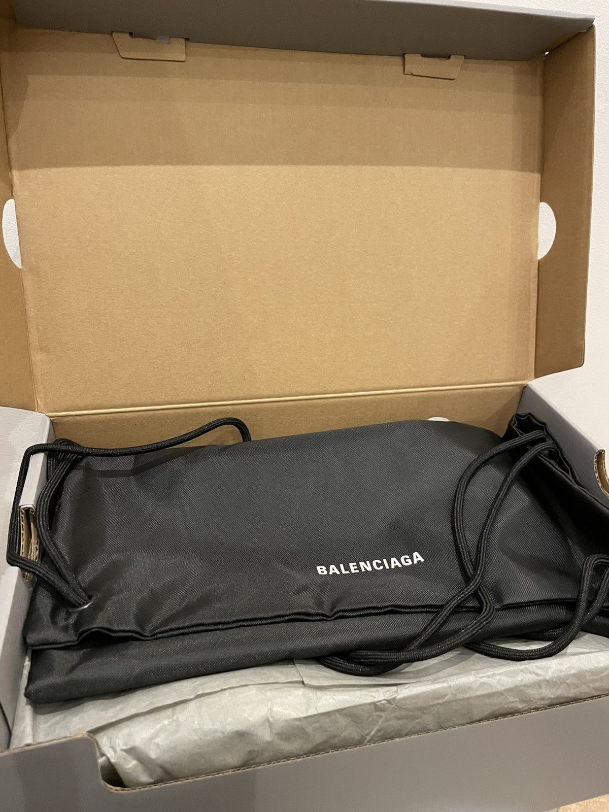 Balenciaga Balenciaga Paris High Top Sneaker Size US 8 / EU 41 - 11 Thumbnail