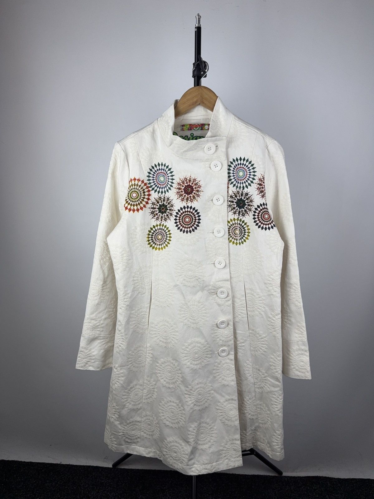 Designer × Desigual Desigual White Mandala Embroidered Boho Coat Size 44 (L) Size L / US 10 / IT 46 - 1 Thumbnail
