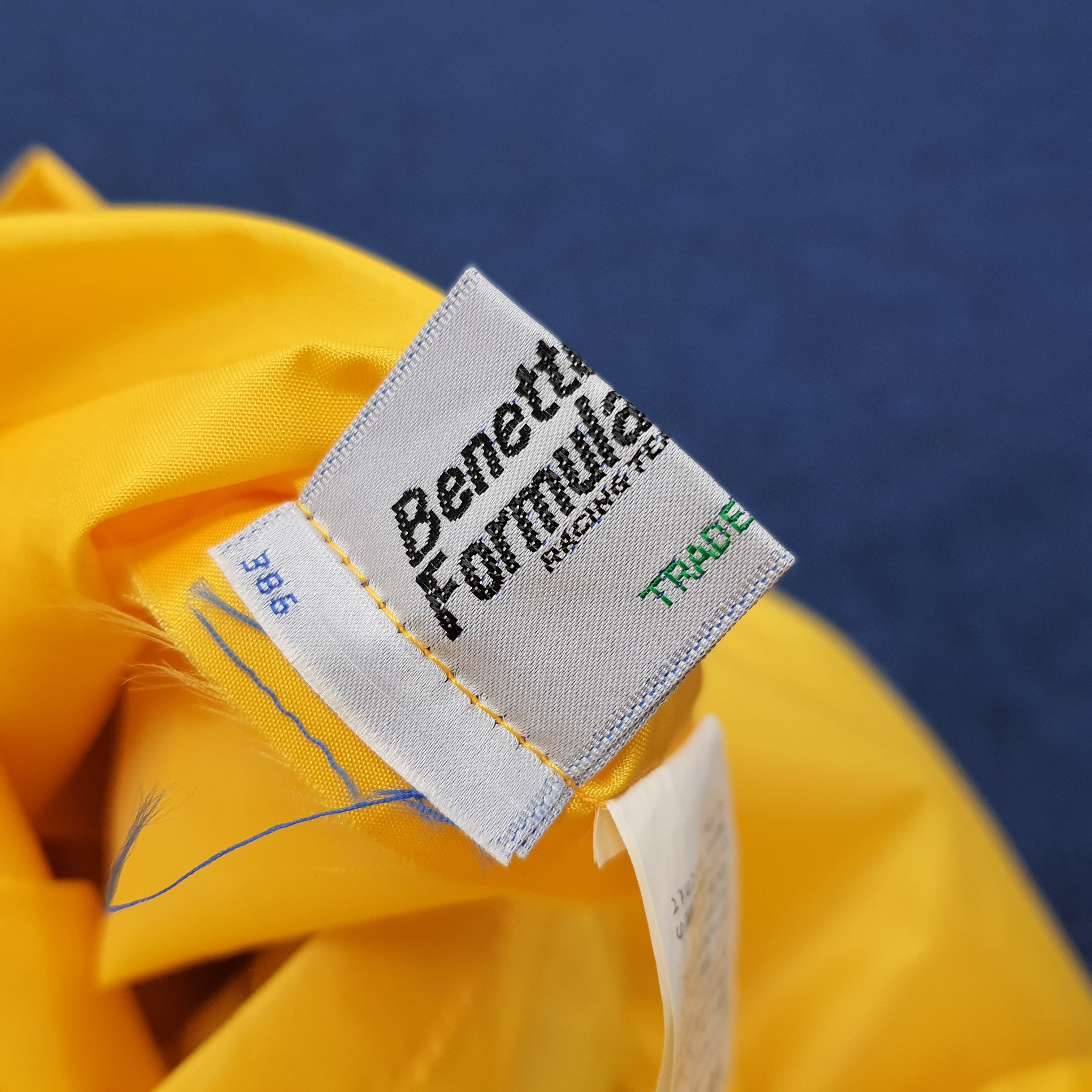 Benetton Team Benetton Formula 1 Racing Raincoat Free Size C269N15 Size US L / EU 52-54 / 3 - 7 Thumbnail