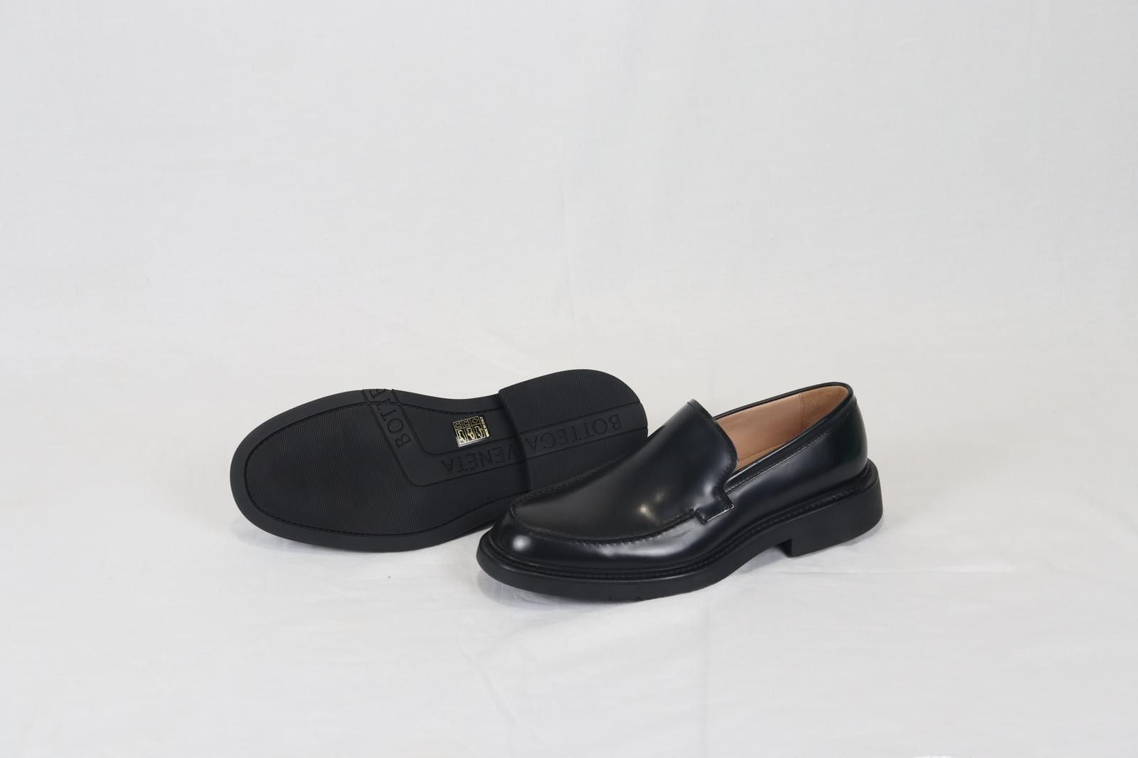 image of Bottega Veneta Q: 2 / Level Loafer In Tokyo Brush Calfskin In Black, Men's (Size 9)