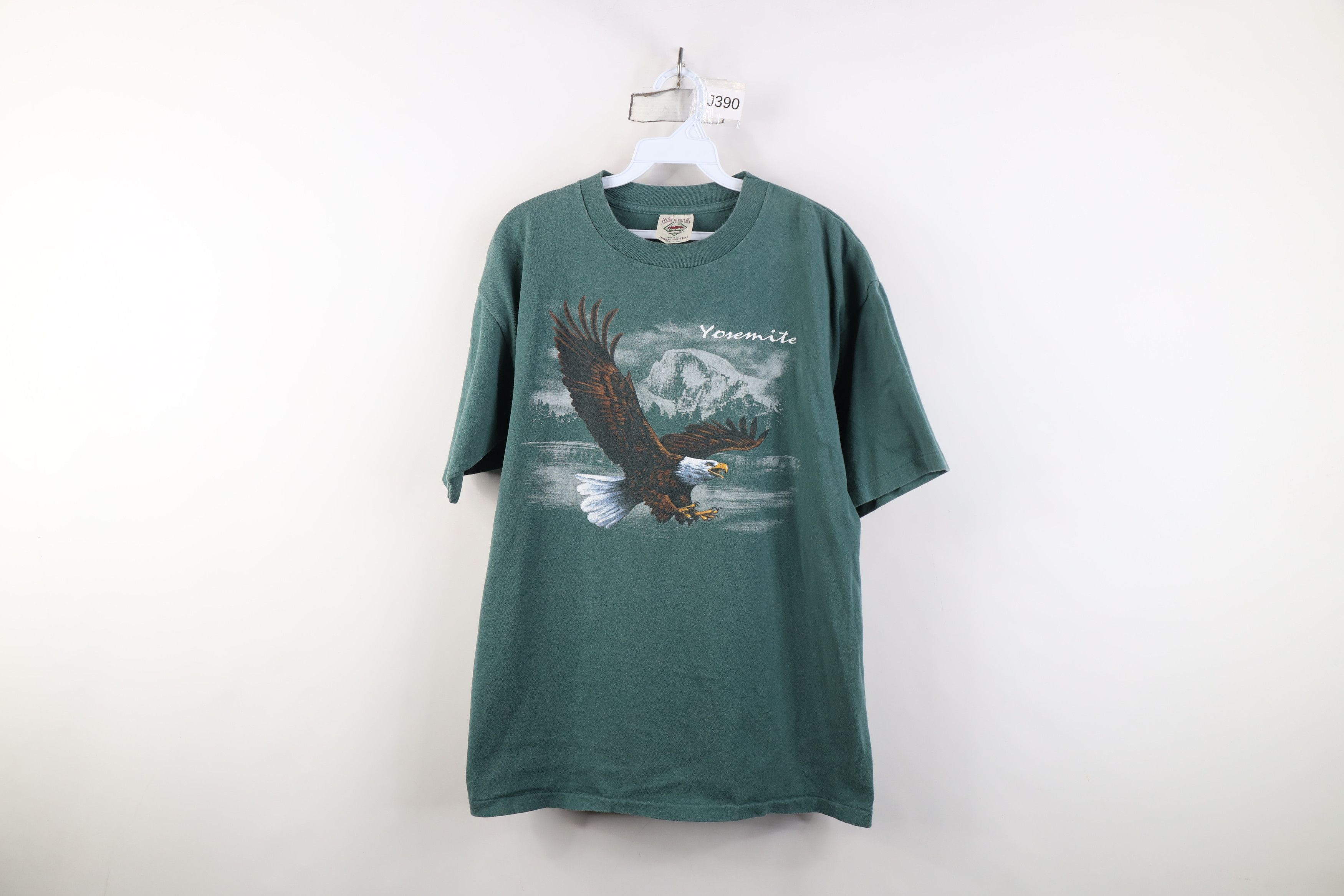 Vintage Vintage 90s Streetwear Yosemite Eagle T-Shirt Green USA Size US L / EU 52-54 / 3 - 1 Thumbnail