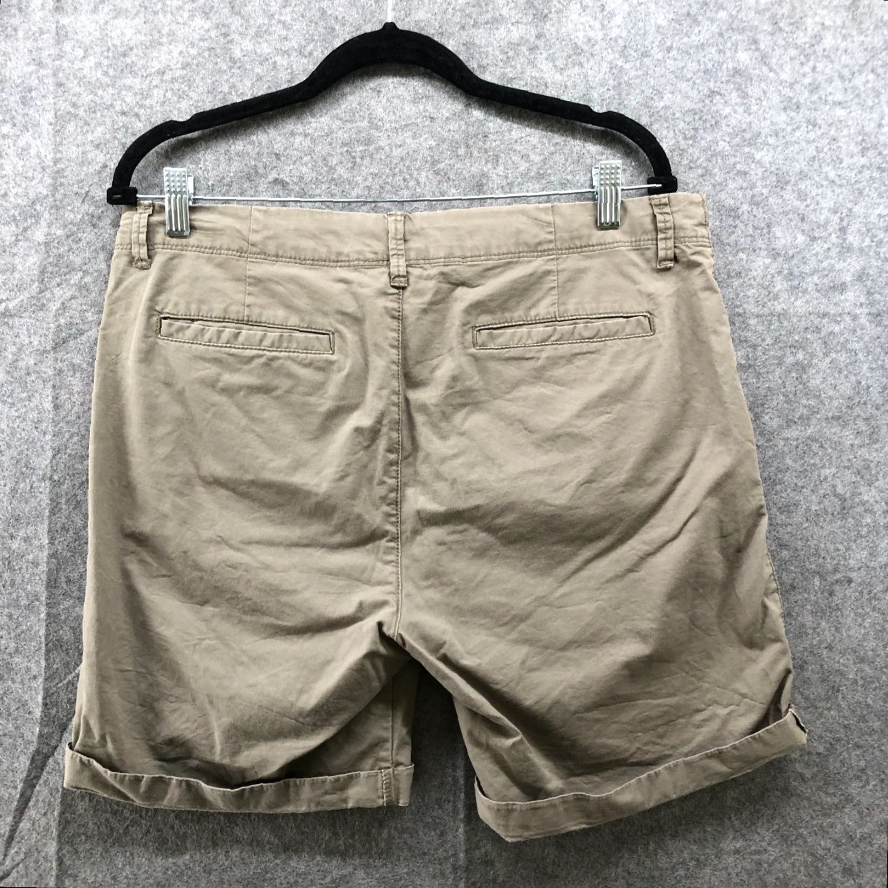 Old Navy Old Navy Shorts Women 10 Khaki Rolled Hem Button/Zip Closure Cotton Blend Pockets Size 32" / US 10 / IT 46 - 2 Thumbnail