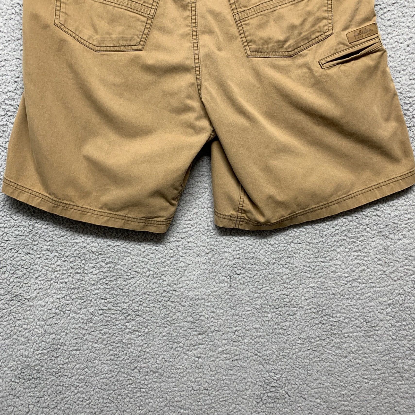 Vintage Cabela's Men's Shorts Size 42 Light Brown Bermuda 5-Pocket Belt Loops Flat Front Inseam 9.5 in. Classic Fit Adult Casual Size US 42 / EU 58 - 6 Thumbnail