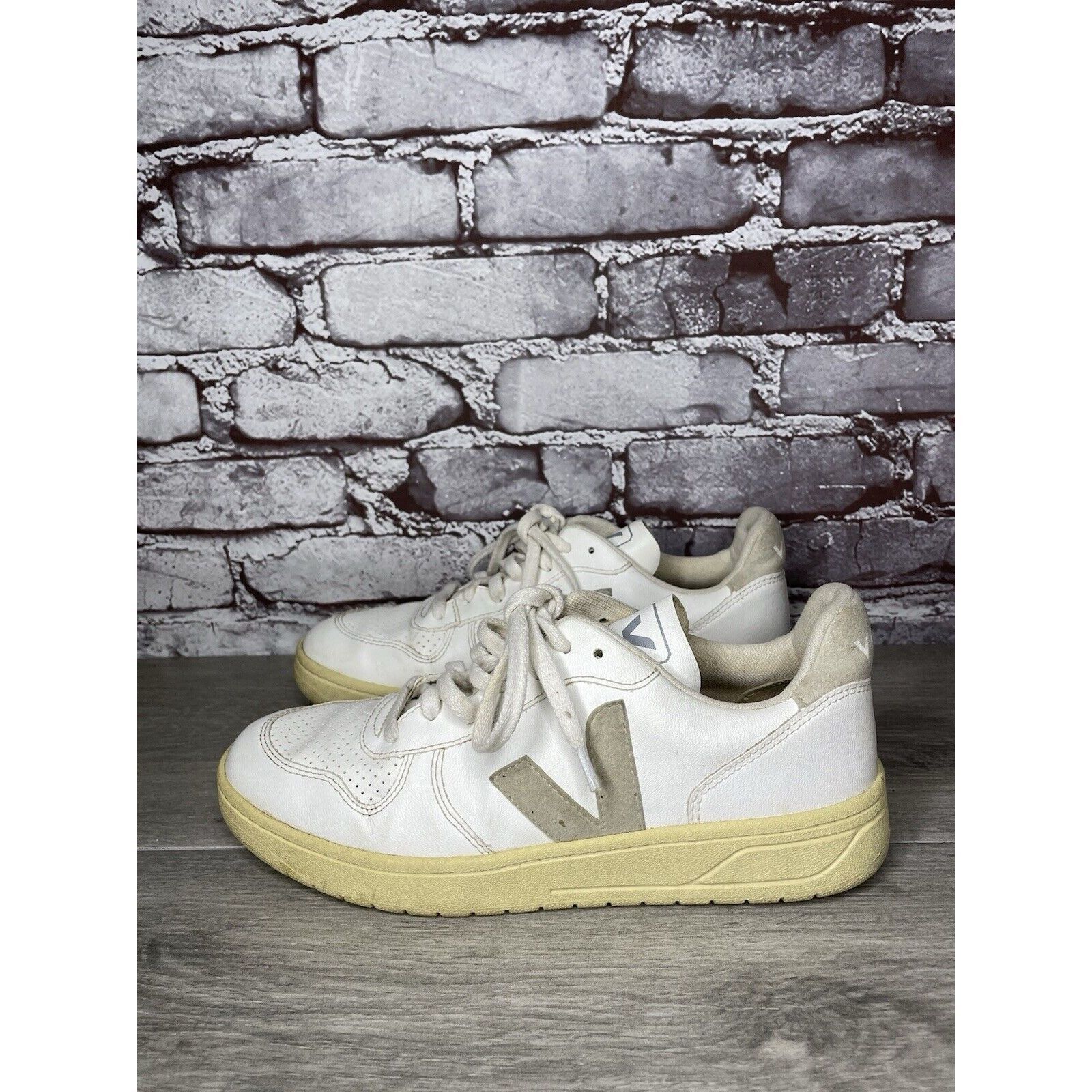 Veja L27 Veja V-12 White Leather Beige Low Top Lace Up Sneakers W Size US 9 / IT 39 - 21 Thumbnail