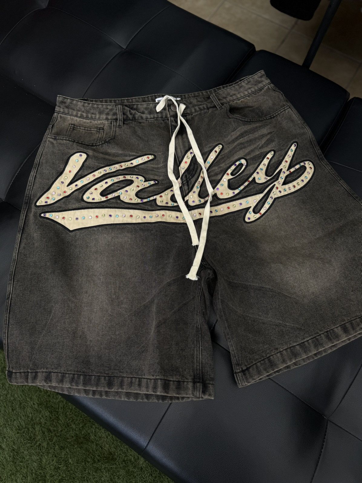 Vale Vale Valley Black Skittles Stones Shorts Size 38 (NEW) Size US 38 / EU 54 - 2 Thumbnail