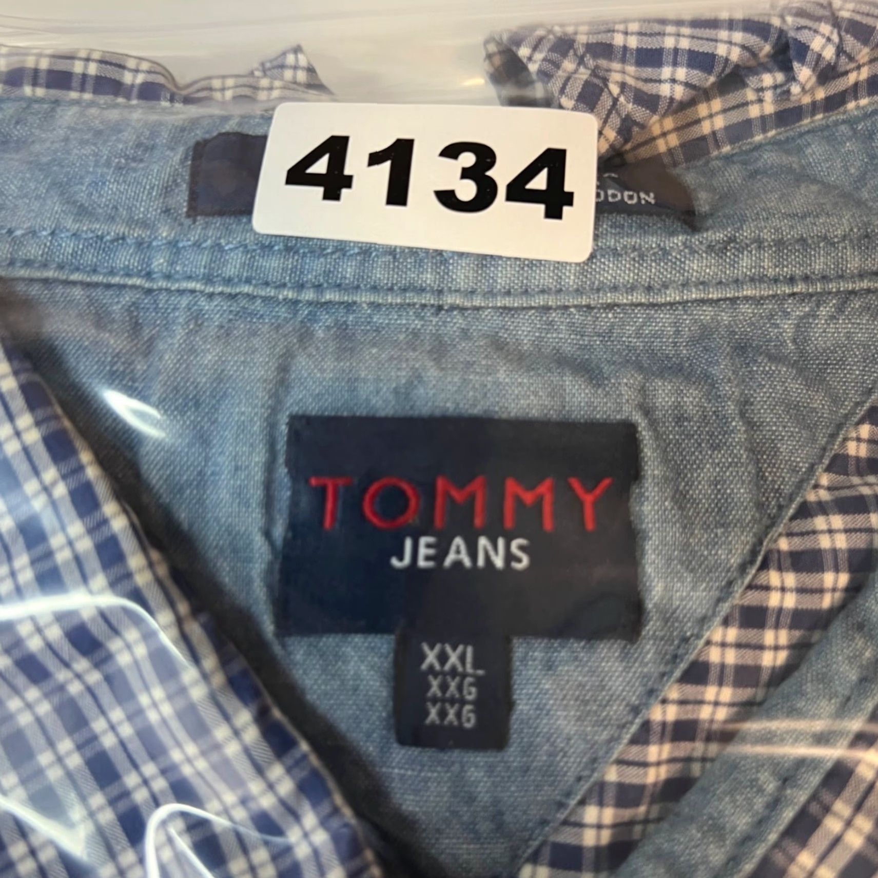 Tommy Hilfiger VINTAGE Tommy Hilfiger Jeans Mens XXL Button-Up Navy & White Checkered Shirt Size US XXL / EU 58 / 5 - 8 Thumbnail